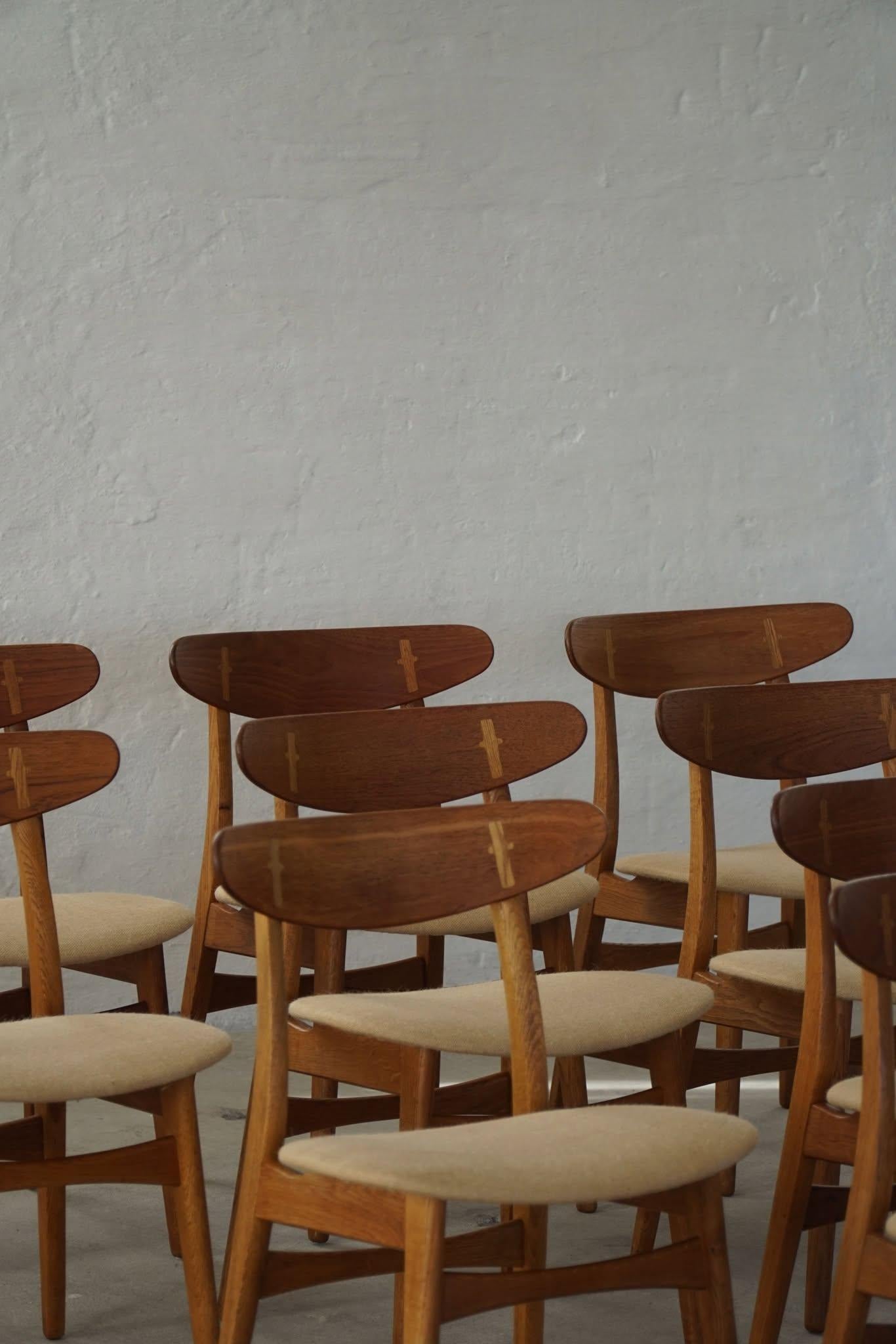 Hans J. Wegner, Set of 10 Chairs in Oak & Hessian, Model CH30, Mid Century, 1954 3