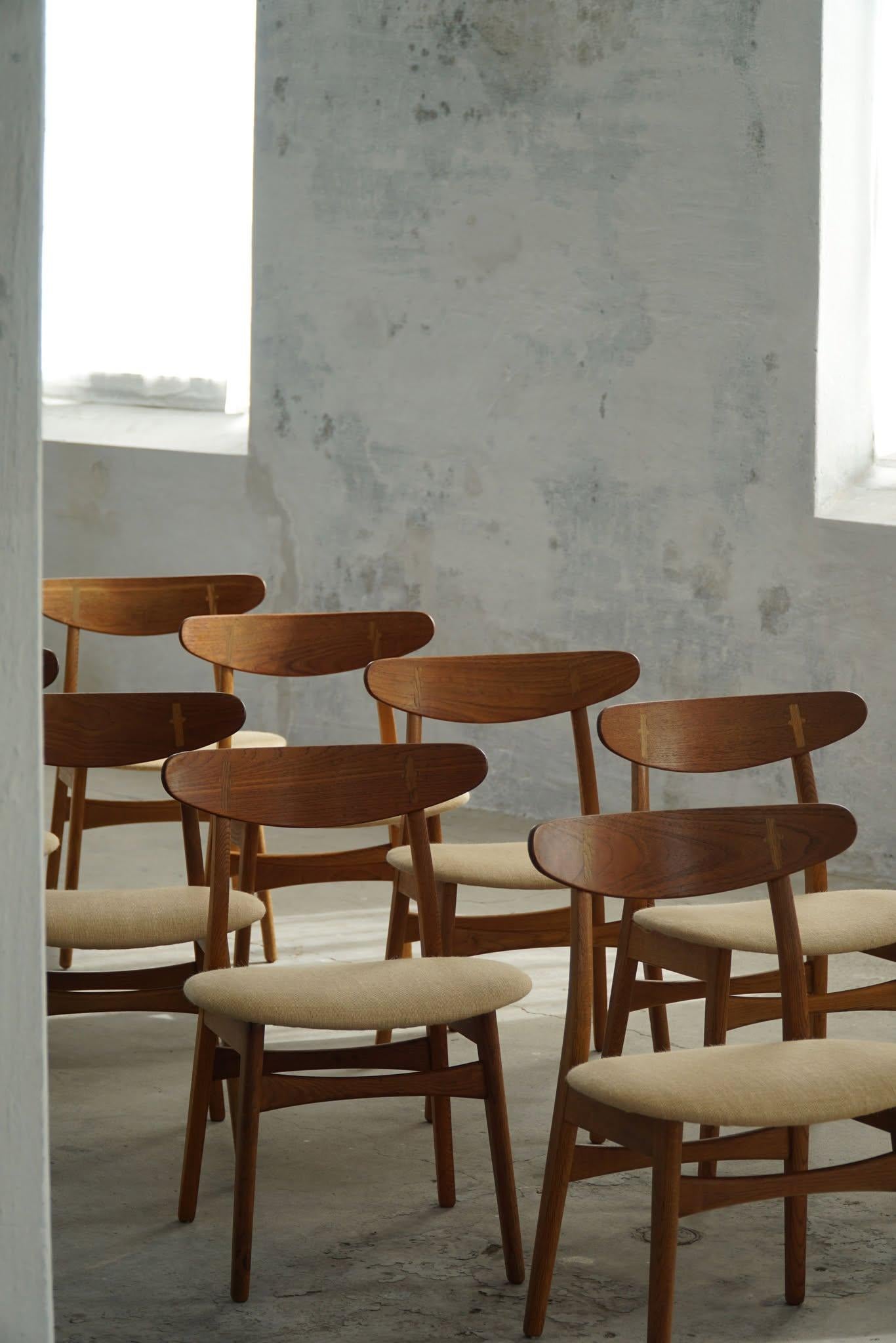 Hans J. Wegner, Set of 10 Chairs in Oak & Hessian, Model CH30, Mid Century, 1954 8
