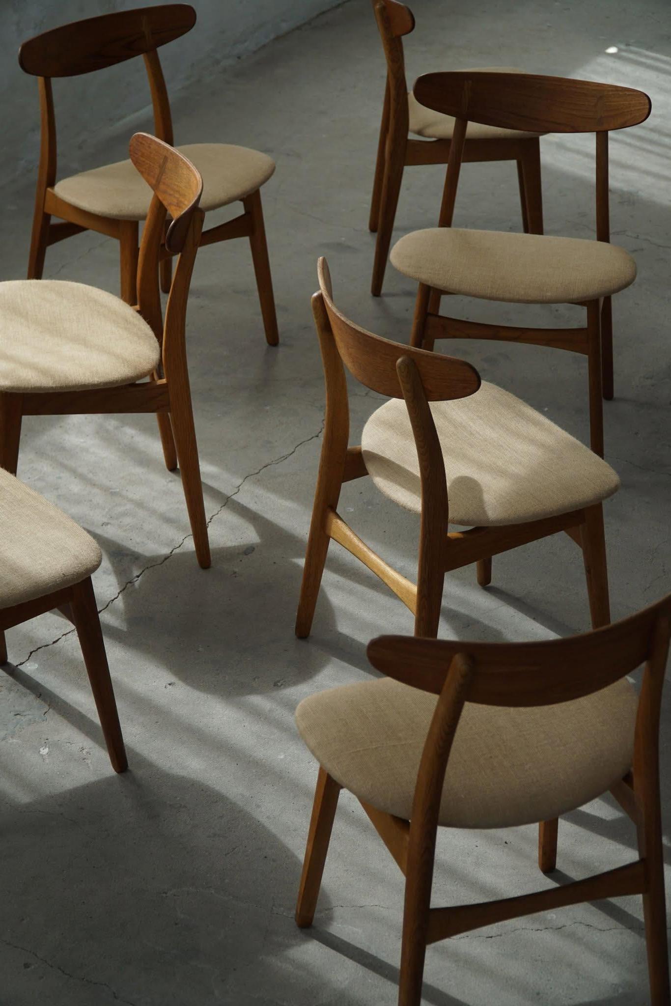 Hans J. Wegner, Set of 10 Chairs in Oak & Hessian, Model CH30, Mid Century, 1954 13
