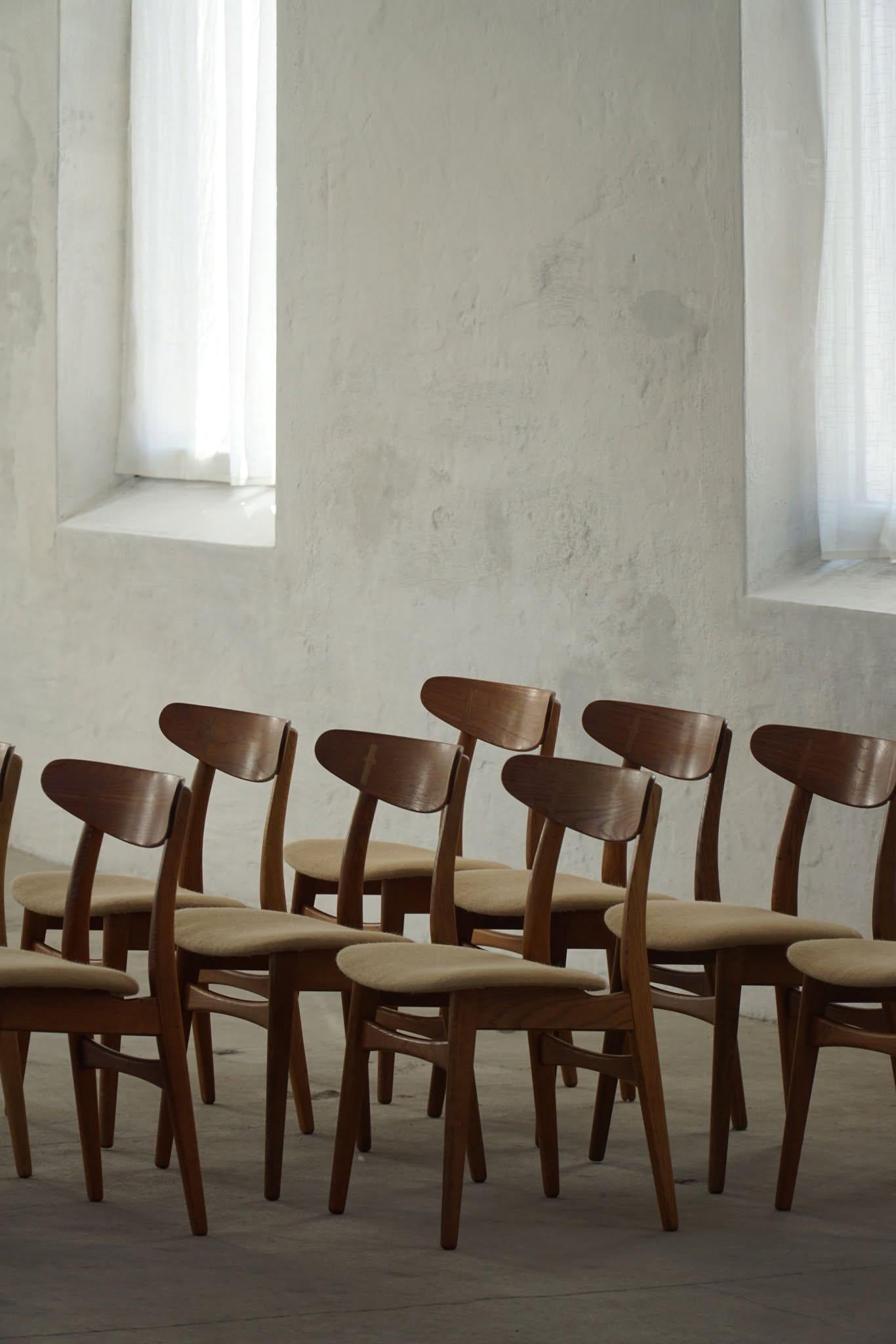 Hans J. Wegner, Set of 10 Chairs in Oak & Hessian, Model CH30, Mid Century, 1954 2