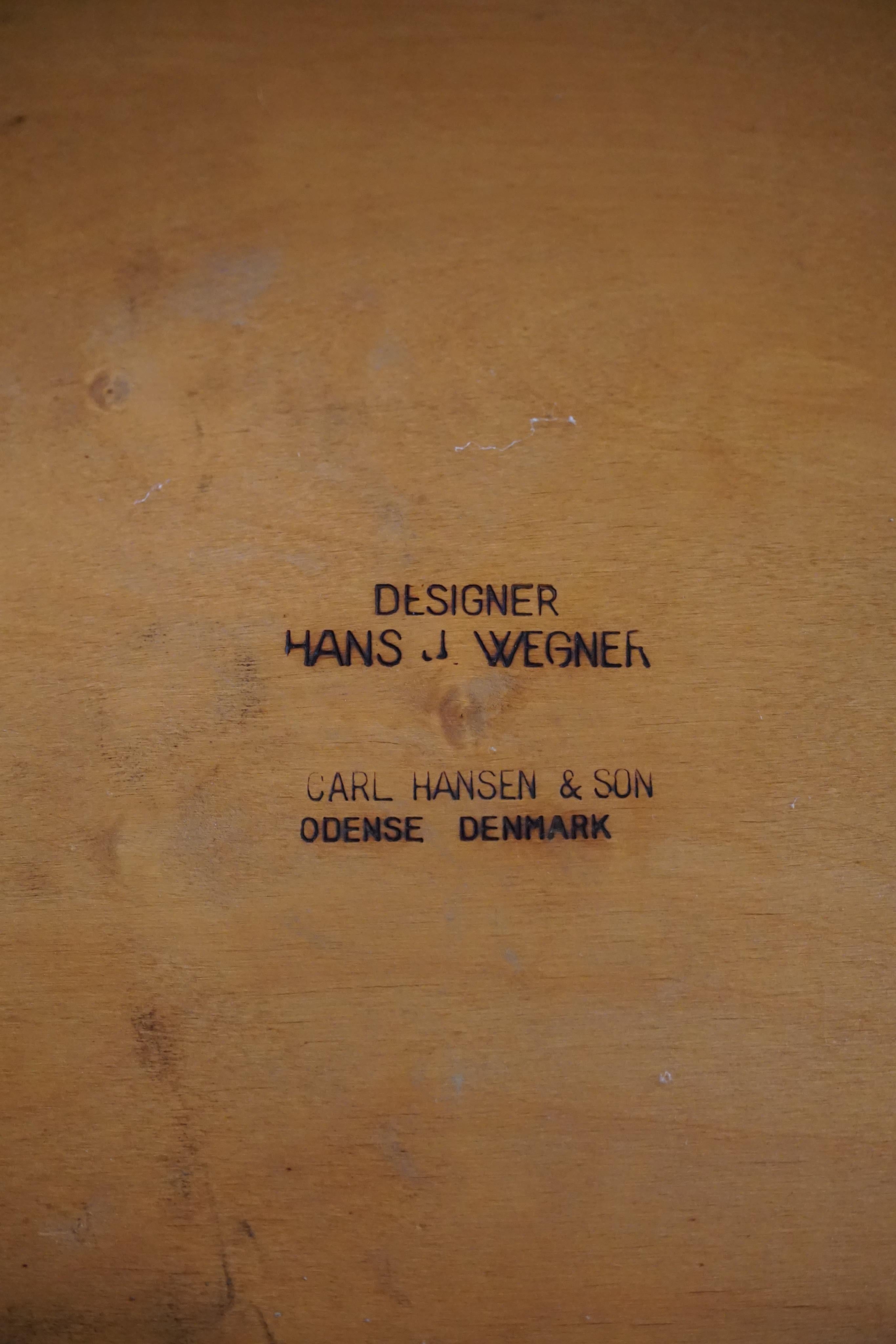 Hans J. Wegner Set of 4 Chairs in Oak & Fabric, Model CH30, Danish Modern, 1960s For Sale 4