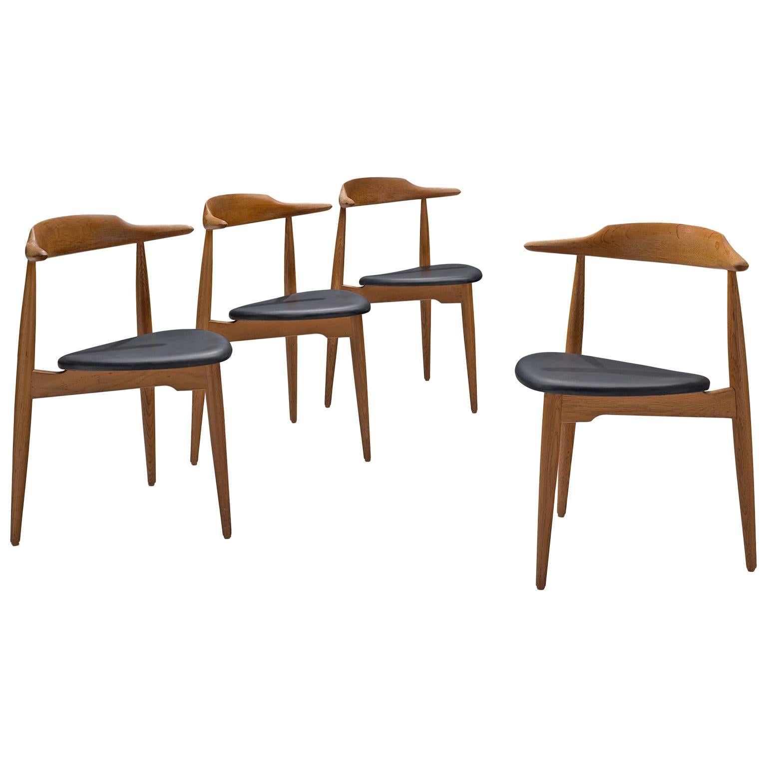 Hans J. Wegner Set of 4 "Heart" Chairs in Oak and Black Leatherette