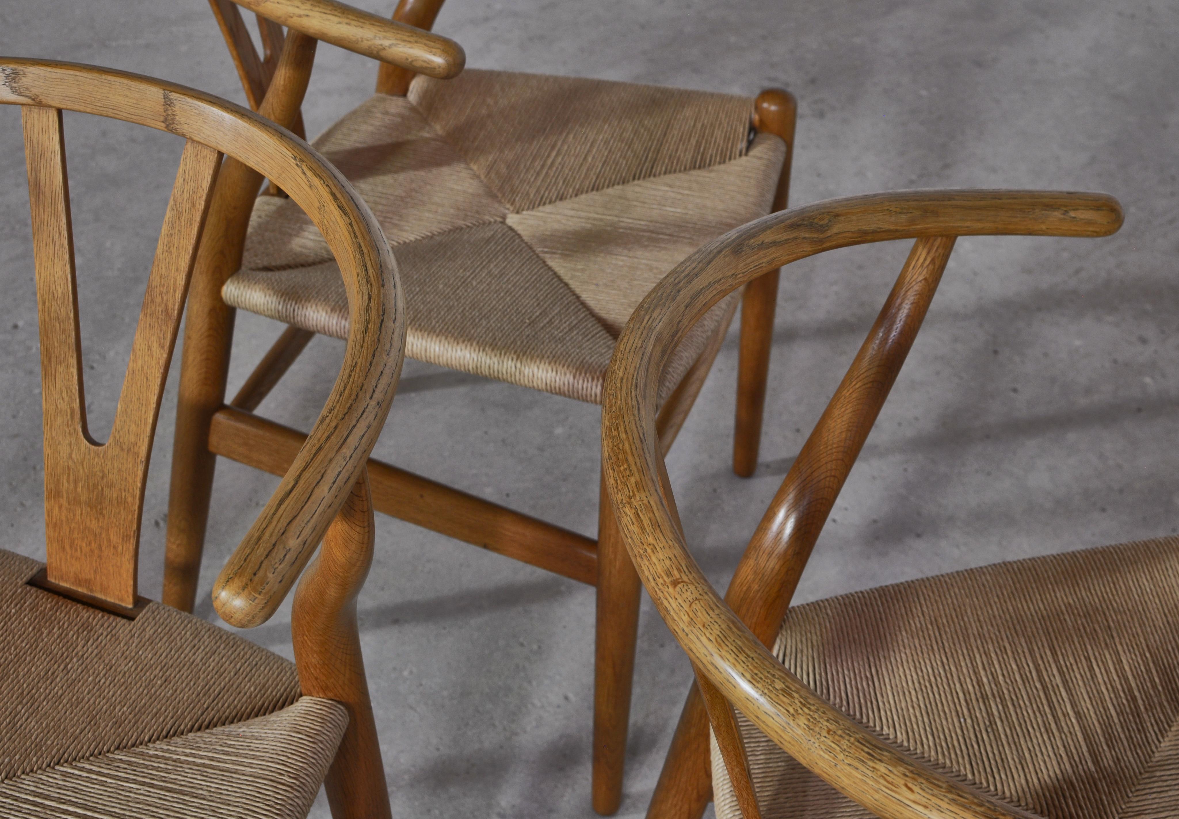 Hans J. Wegner Set of 8 Early Stamped Carl Hansen & Sons Wishbone Chairs, 1950s 4