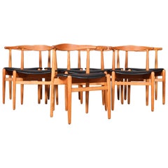 Hans J. Wegner Set of Eight Dining Chairs, Model 1936 Black Leather