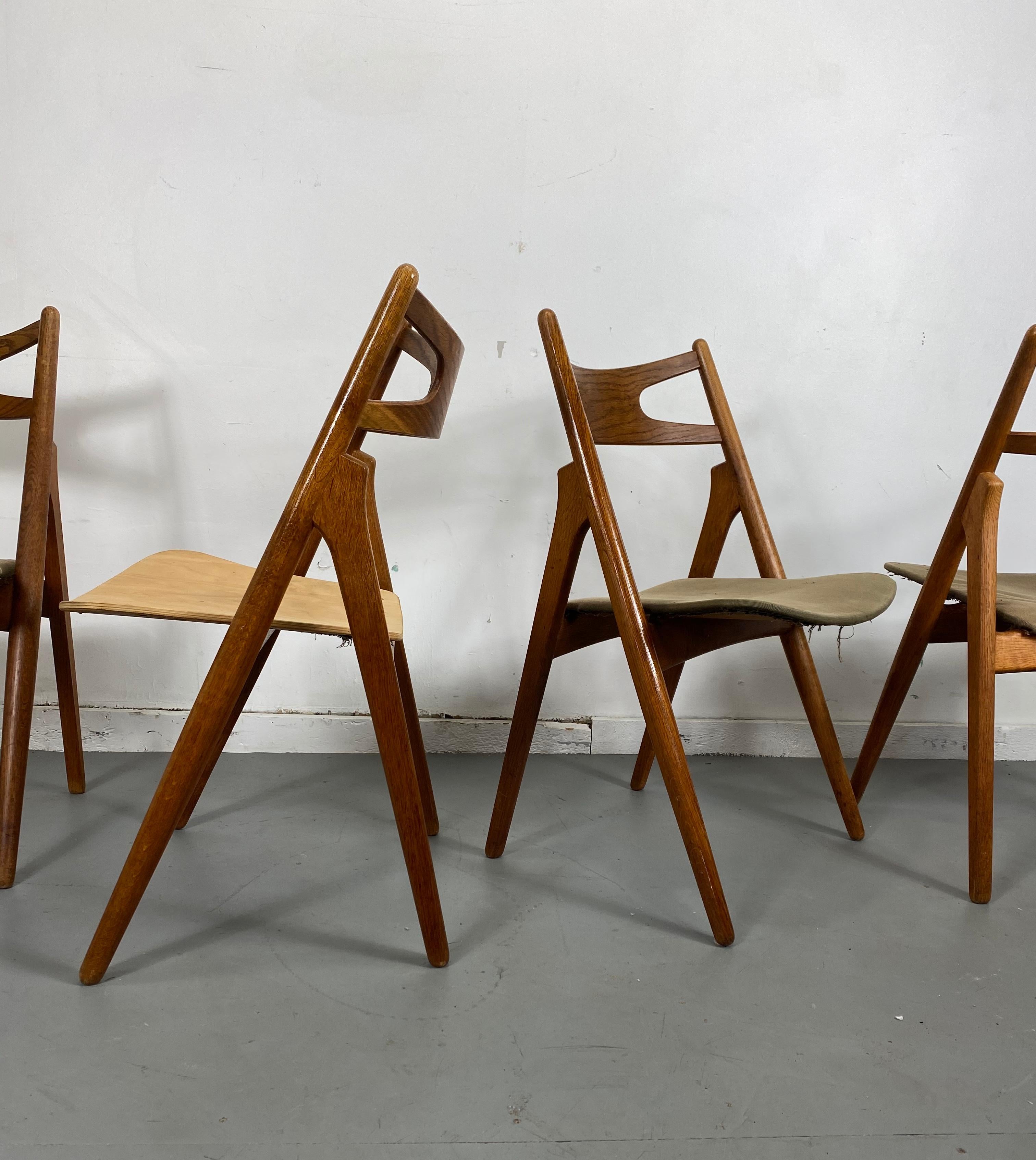 Scandinavian Modern Hans J. Wegner Set of Four Sawbuck Chairs, Early Set in Oak, circa 1952, Denmark