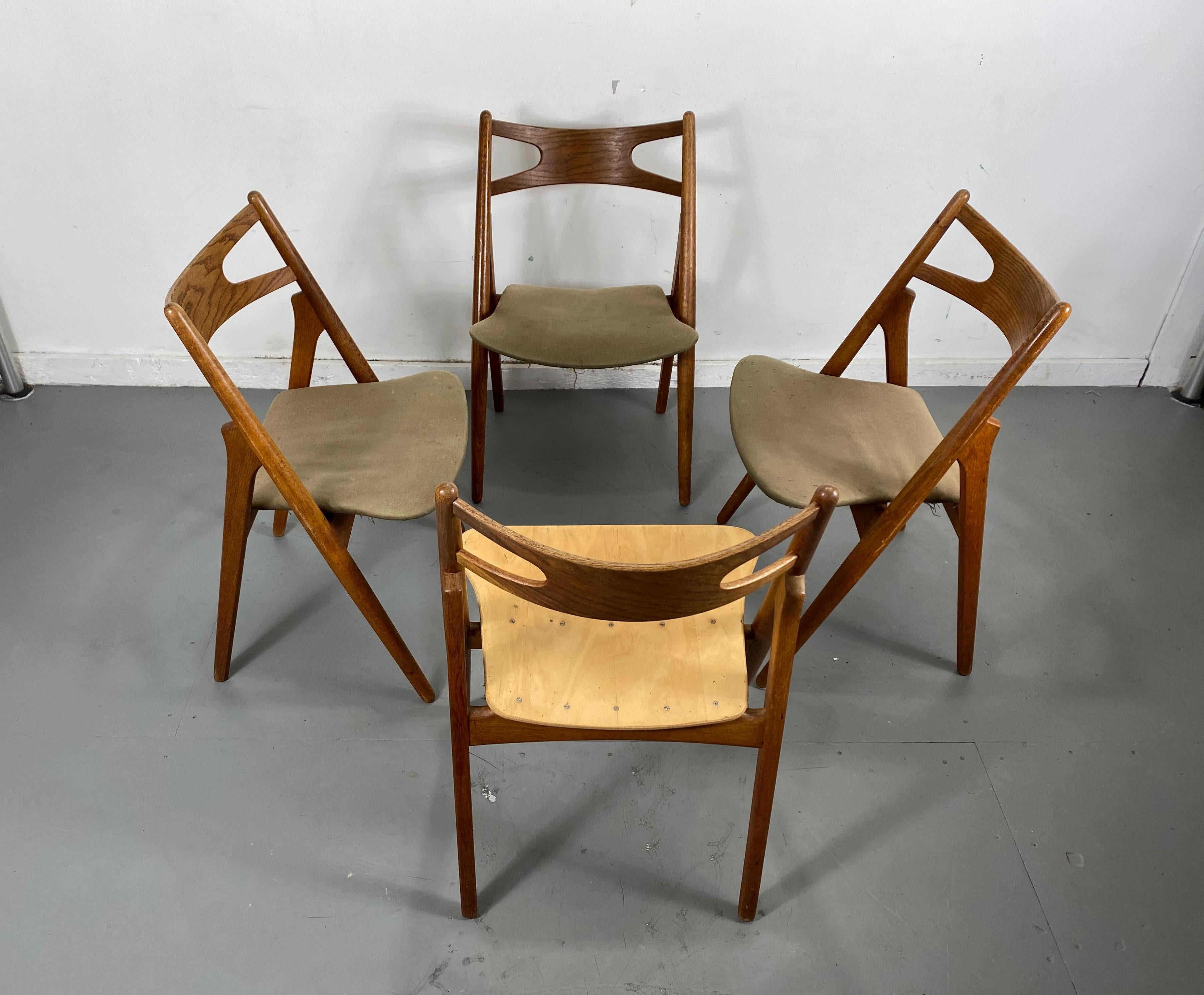 Fabric Hans J. Wegner Set of Four Sawbuck Chairs, Early Set in Oak, circa 1952, Denmark