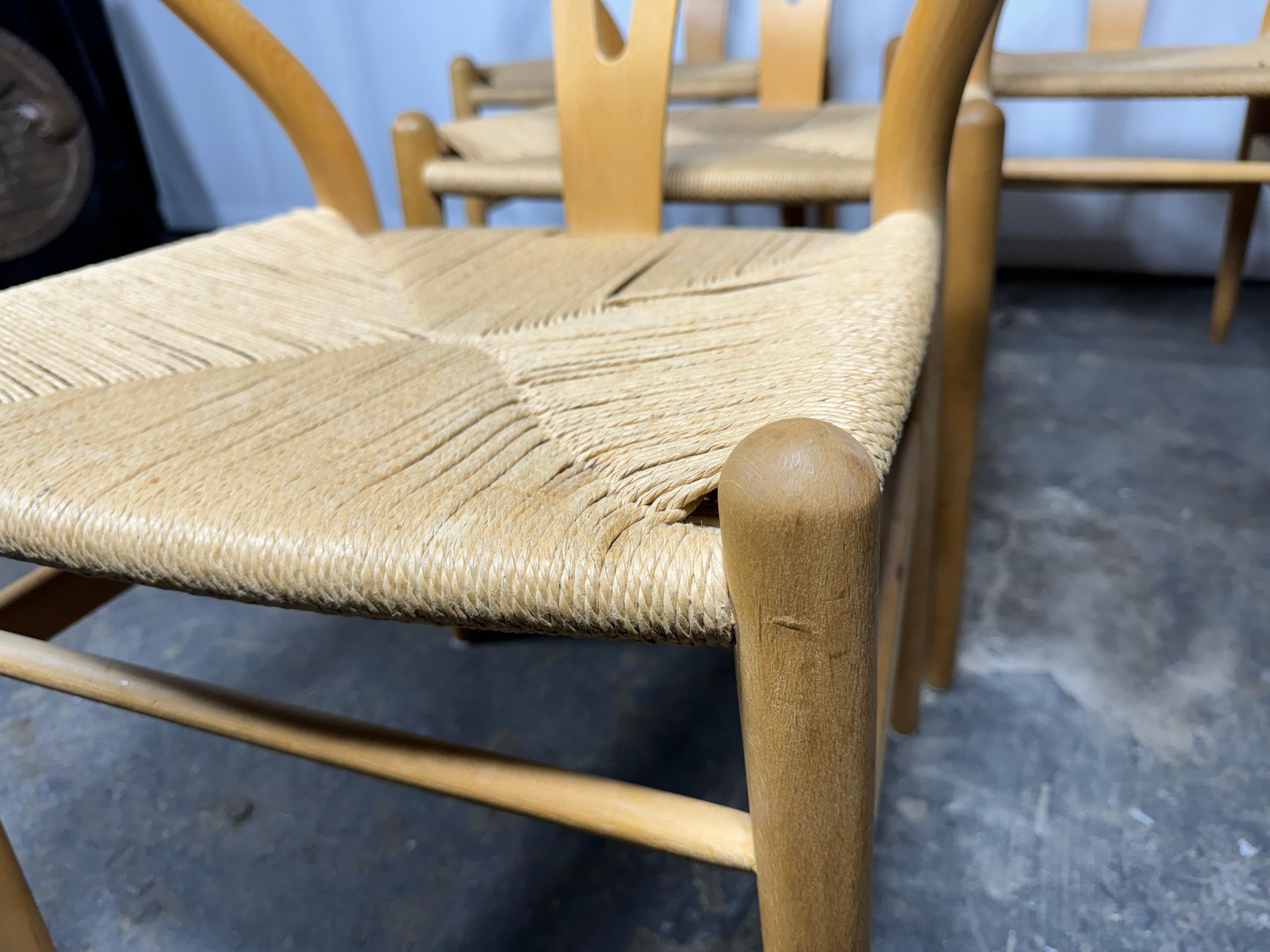 Hans J. Wegner: Satz von vier Wishbone-Stühlen aus Eiche, Carl Hansen & Sohn im Angebot 3
