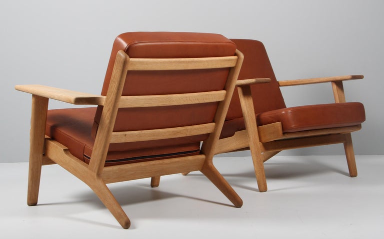 Hans J. Wegner, Set of Lounge Chairs, Model 290, Oak 2