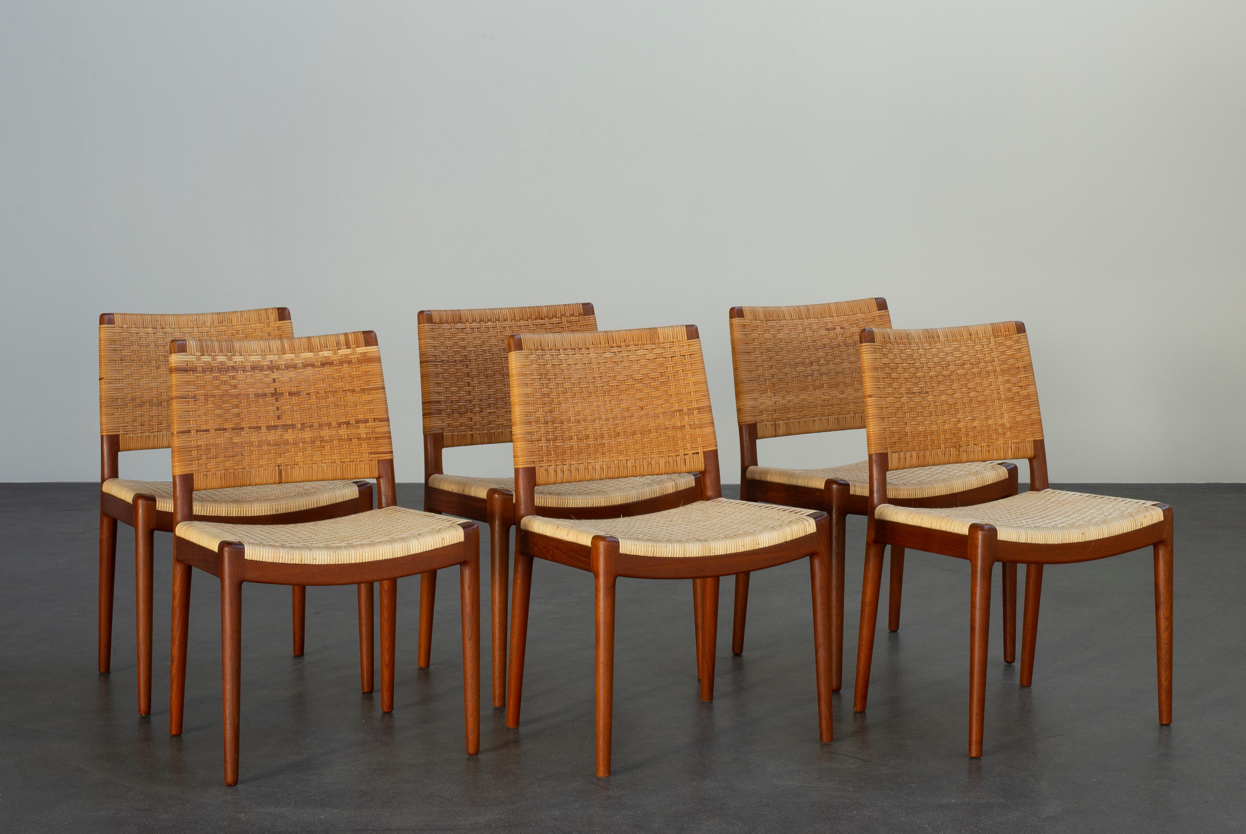 Hans J. Wegner set of six chairs for Johannes Hansen. Model JH-504. Frame in Teak, seat and back in cane.