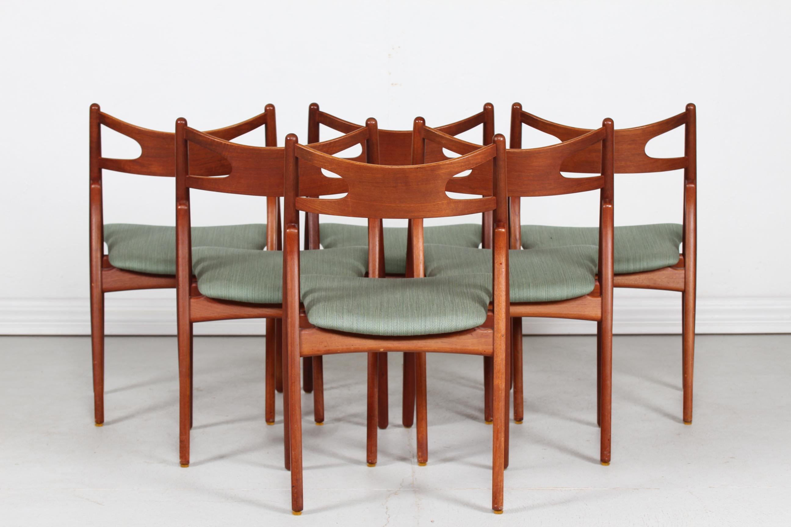 A set of six dining room chairs model no. CH-29 designed in 1952 by the Danish architect Hans J. Wegner and manufactured by Carl Hansen & Sons, Odense, Denmark the following years.
The model CH-29 is also known as the sawbuck chair because of the