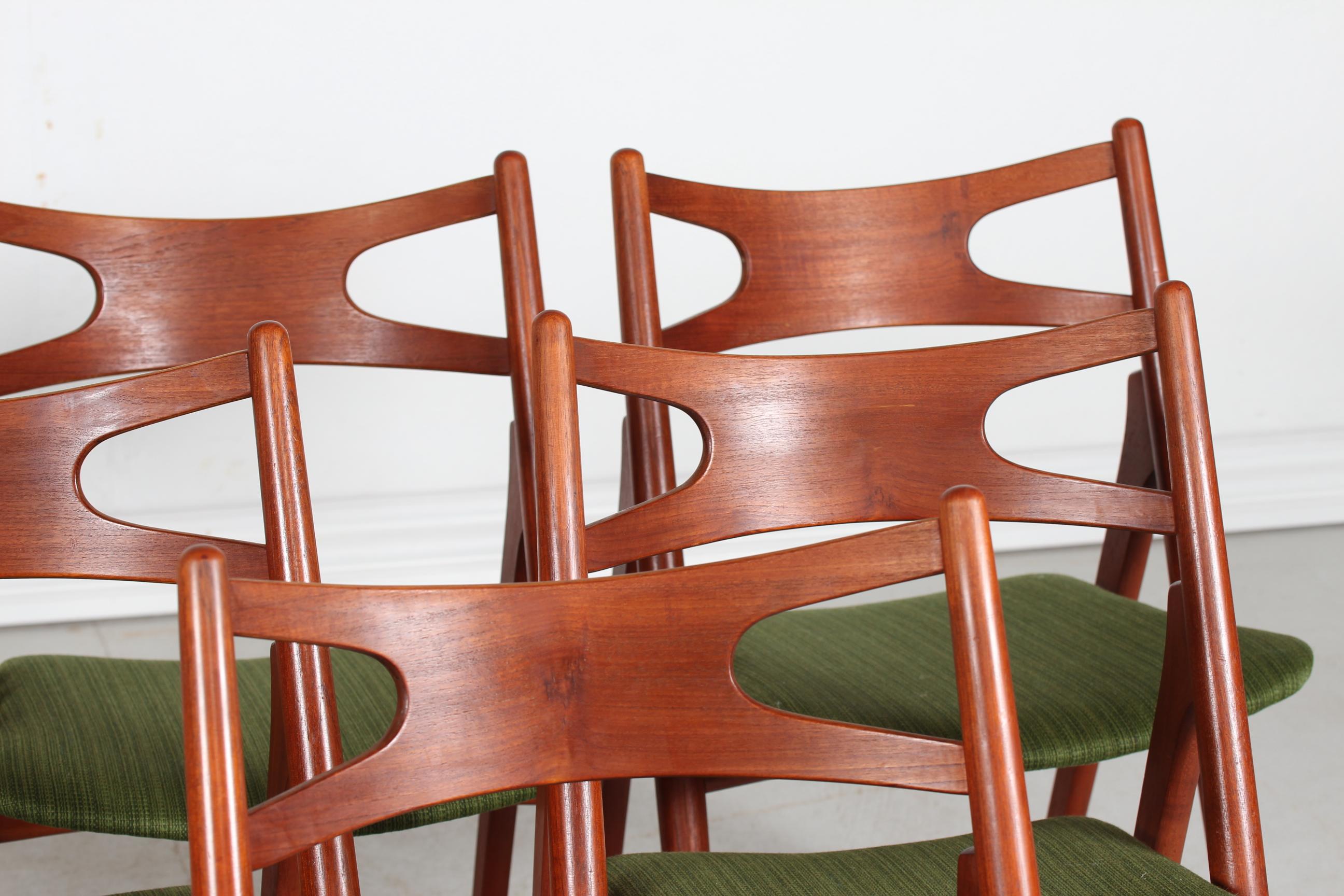 Set of six dining room chairs model no. CH-29 designed in 1952 by the Danish architect Hans J. Wegner and.
Manufactured by Carl Hansen & Sons, Odense, Denmark the following years.
The model CH-29 is also known as the sawbuck chair because of the