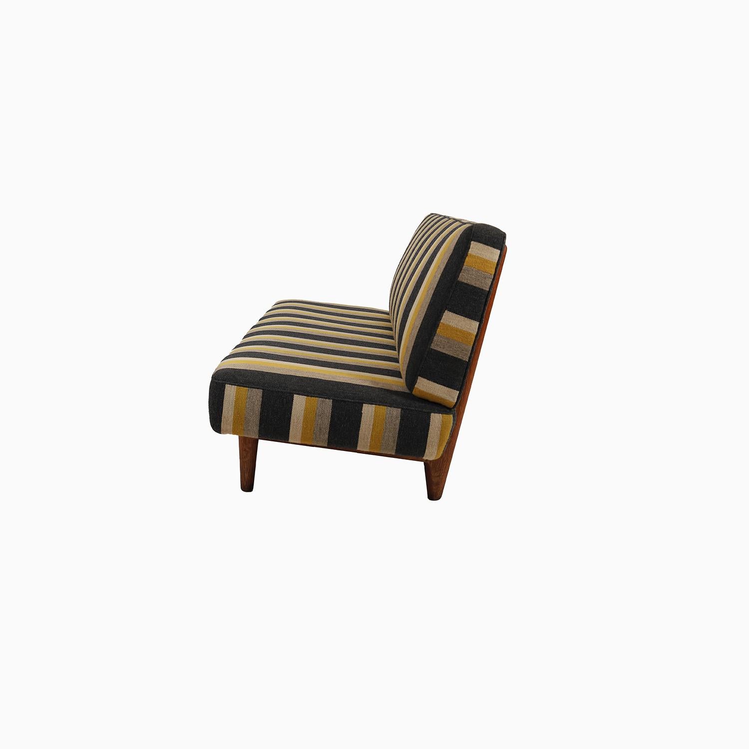 Sillón Hans J. Wegner en roble y rayas Danés en venta