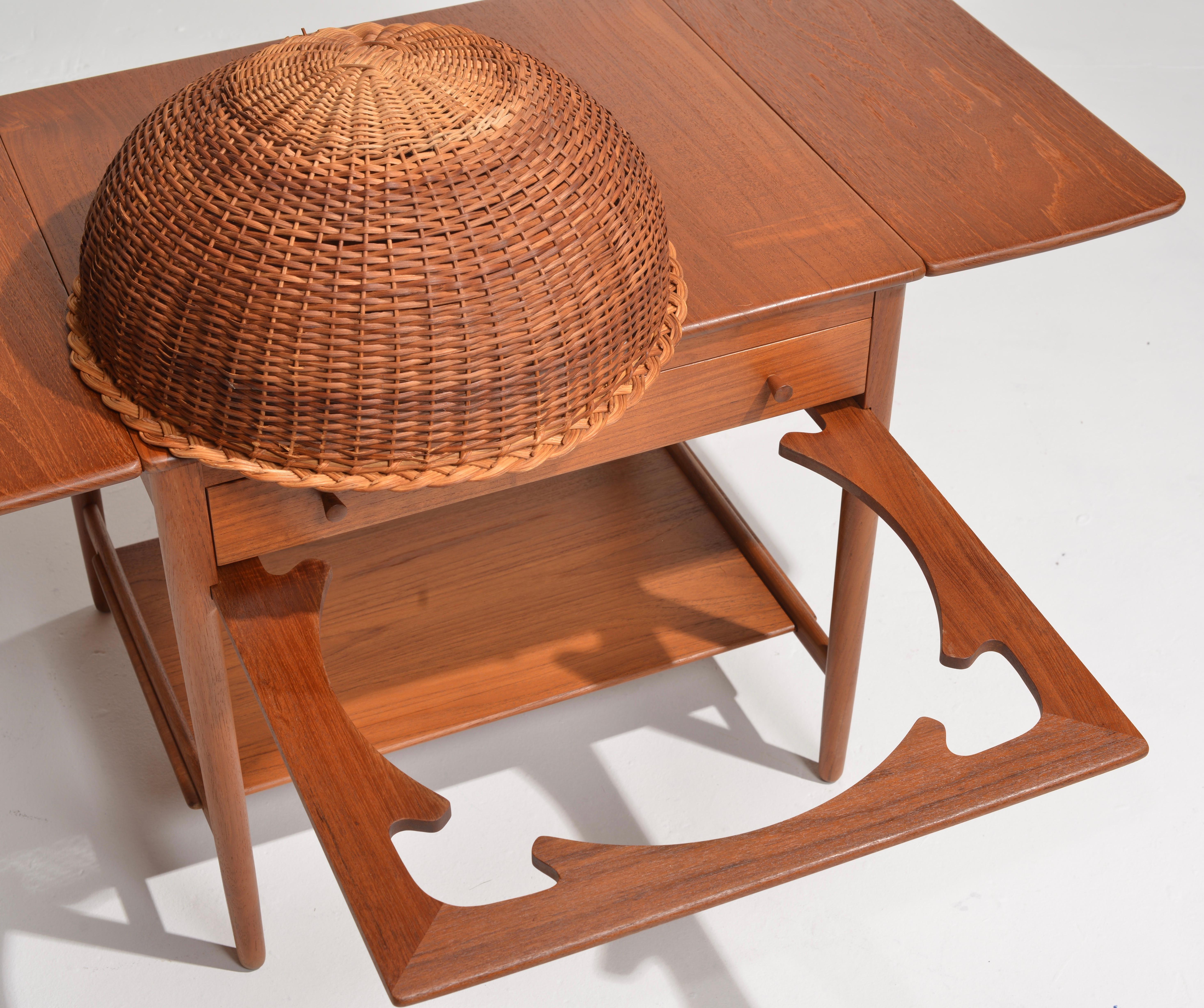 Hans J. Wegner Sewing Table, Model AT-33, 1960s For Sale 6