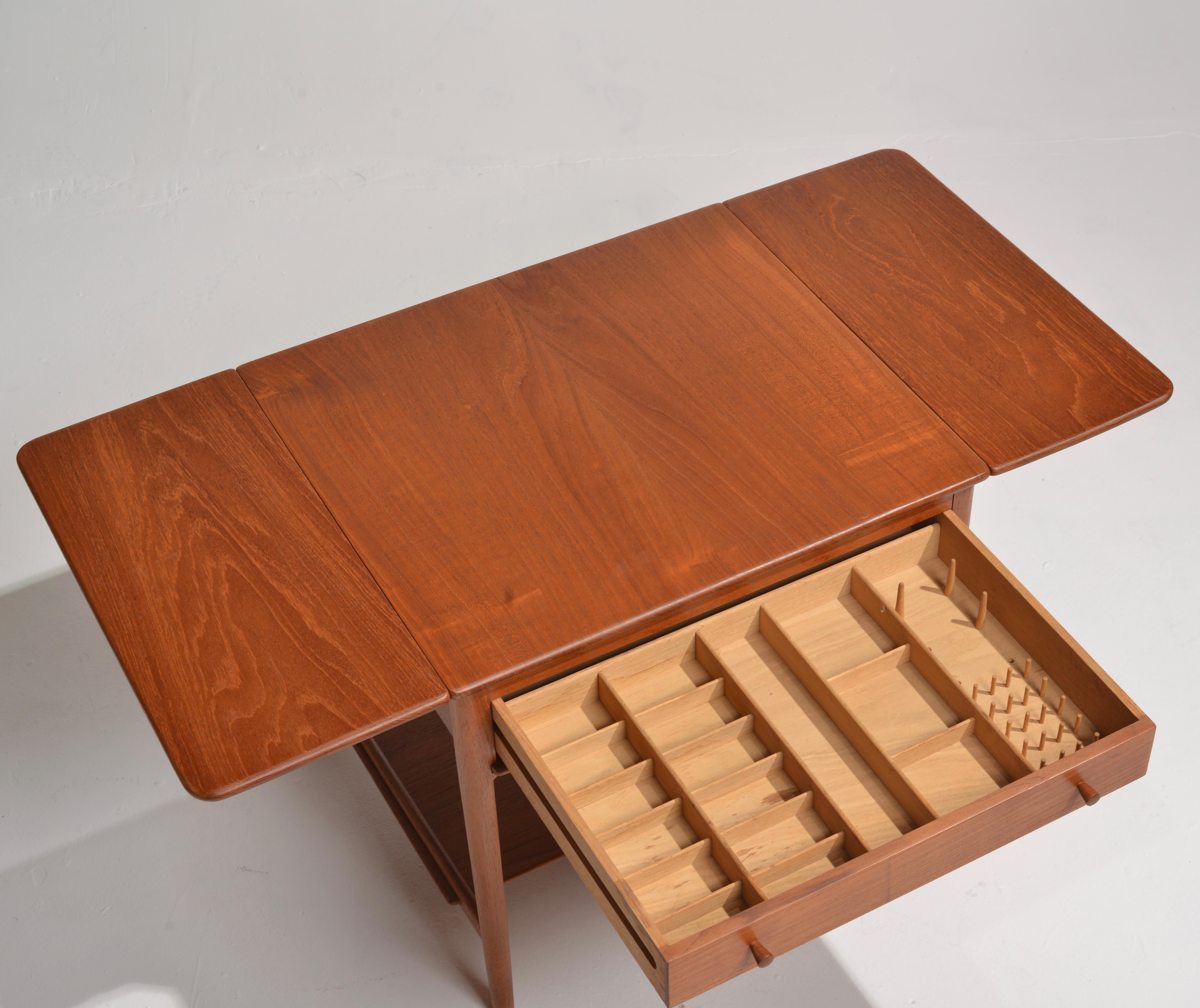 Hans J. Wegner Sewing Table, Model AT-33, 1960s For Sale 9