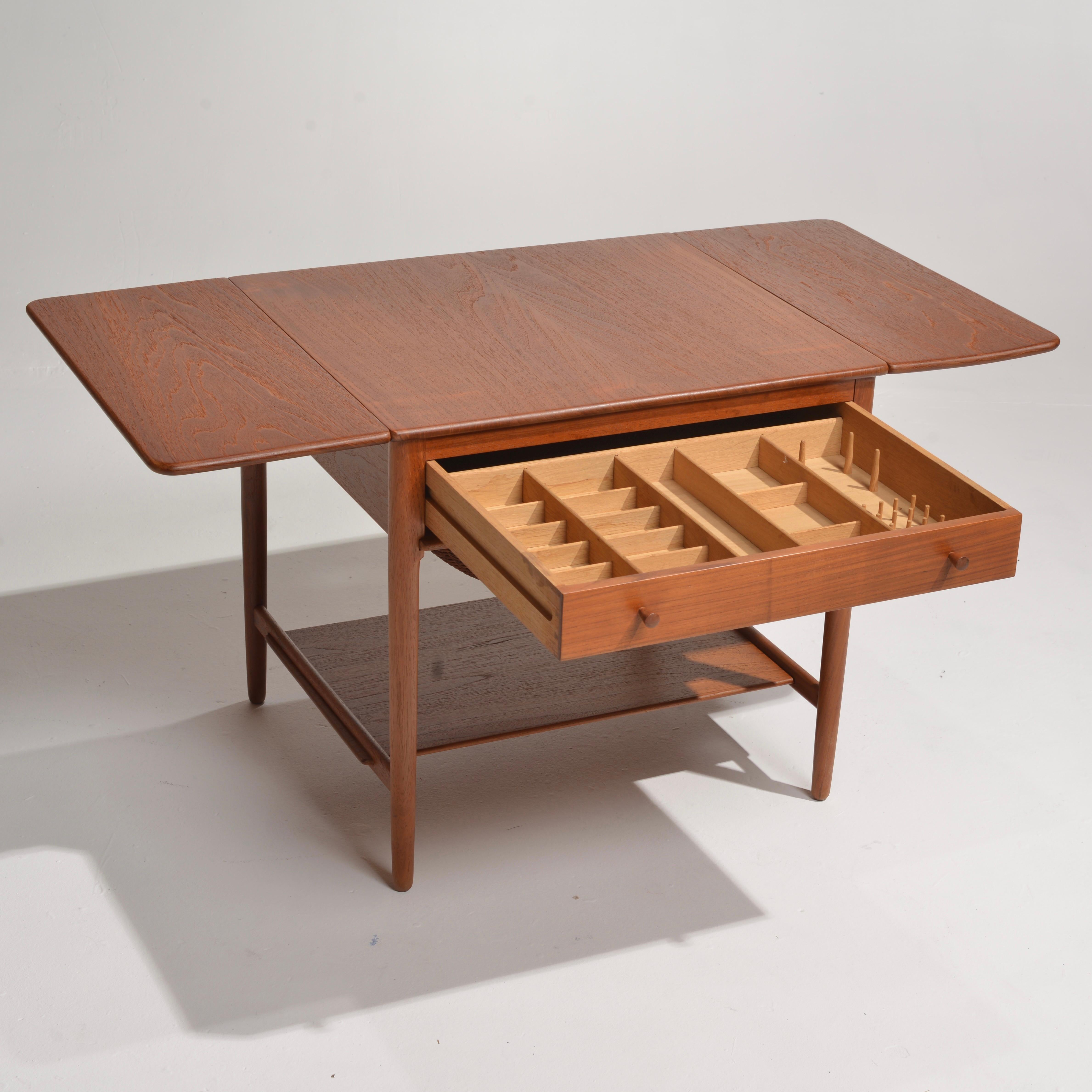 Hans J. Wegner Sewing Table, Model AT-33, 1960s In Good Condition For Sale In Los Angeles, CA