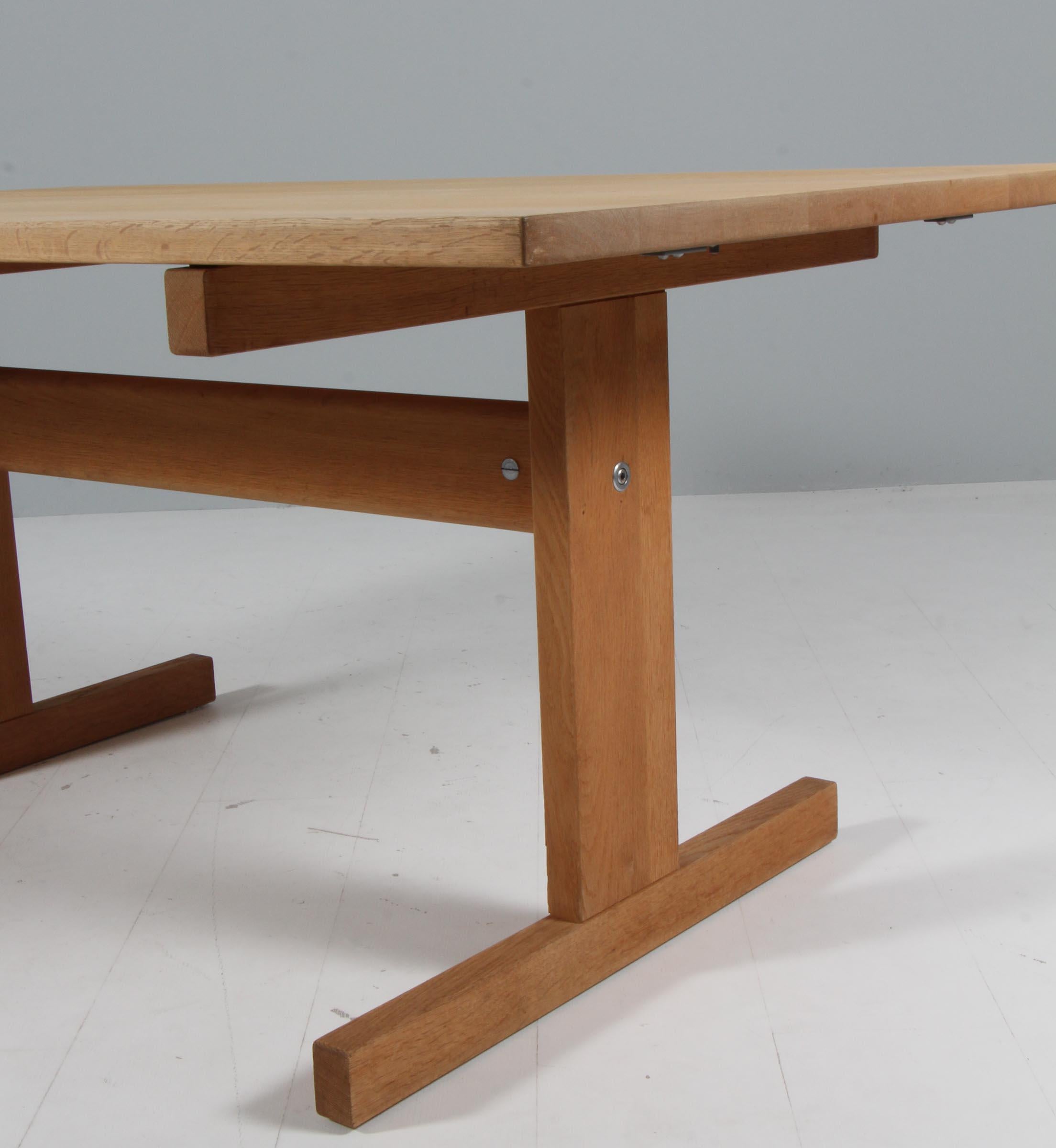 Danish Hans J. Wegner, Shaker Dining Table, oak, extension leafes. Getama.