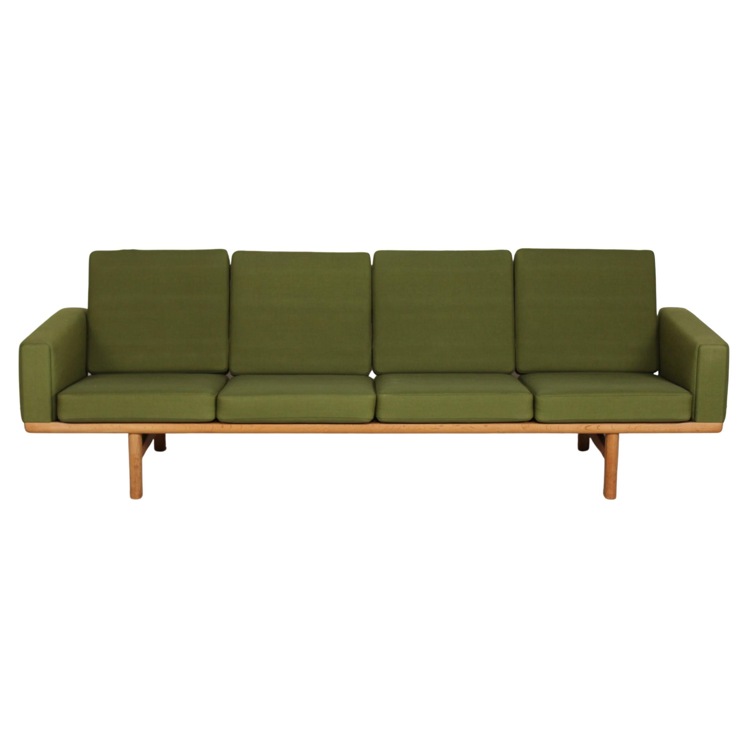 Hans J. Wegner Sofa GE 236 / 4 of Oak with Original Green Wool by GETAMA, 1970s