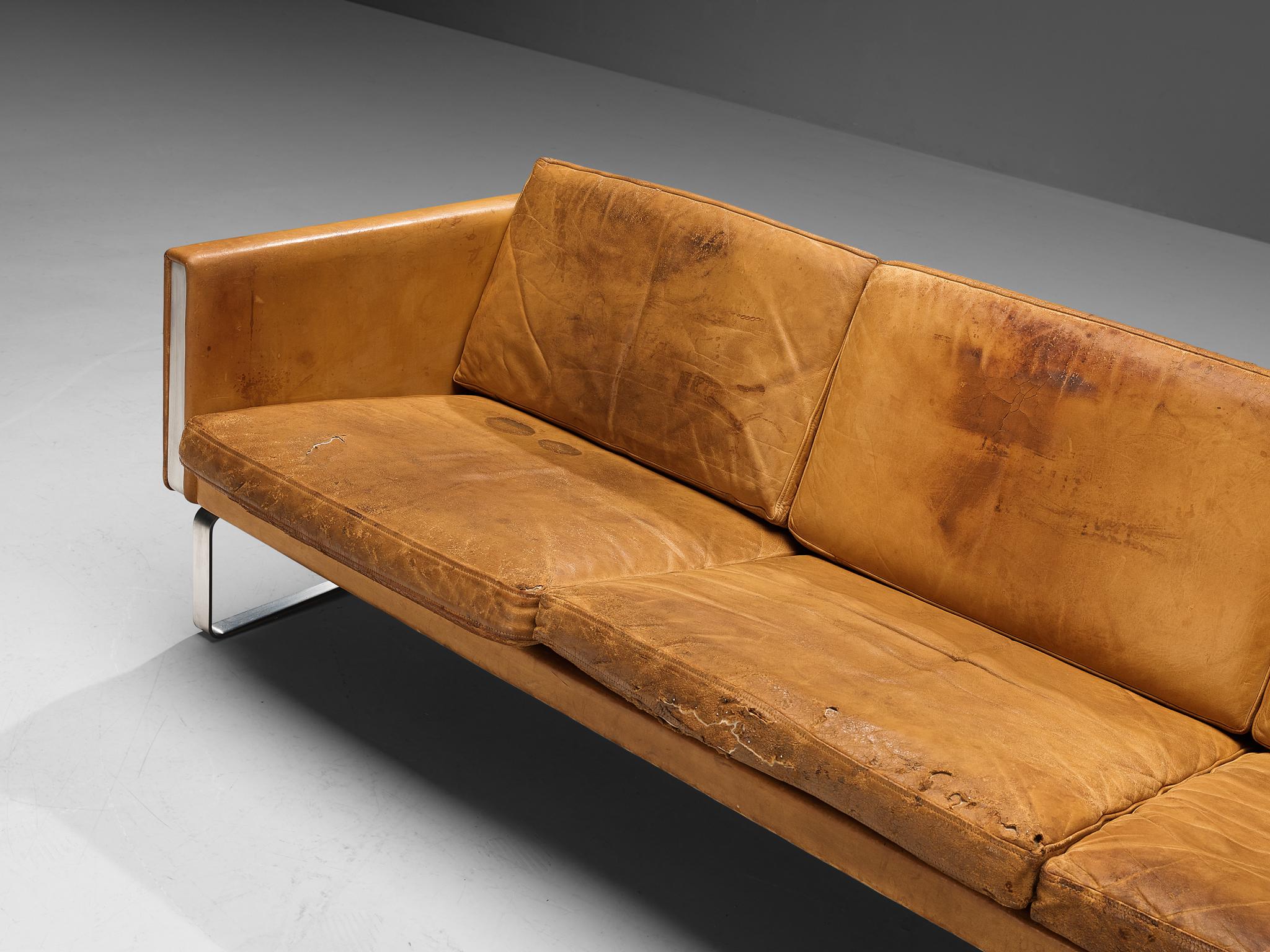 Hans J. Wegner Sofa in Cognac Leather 1