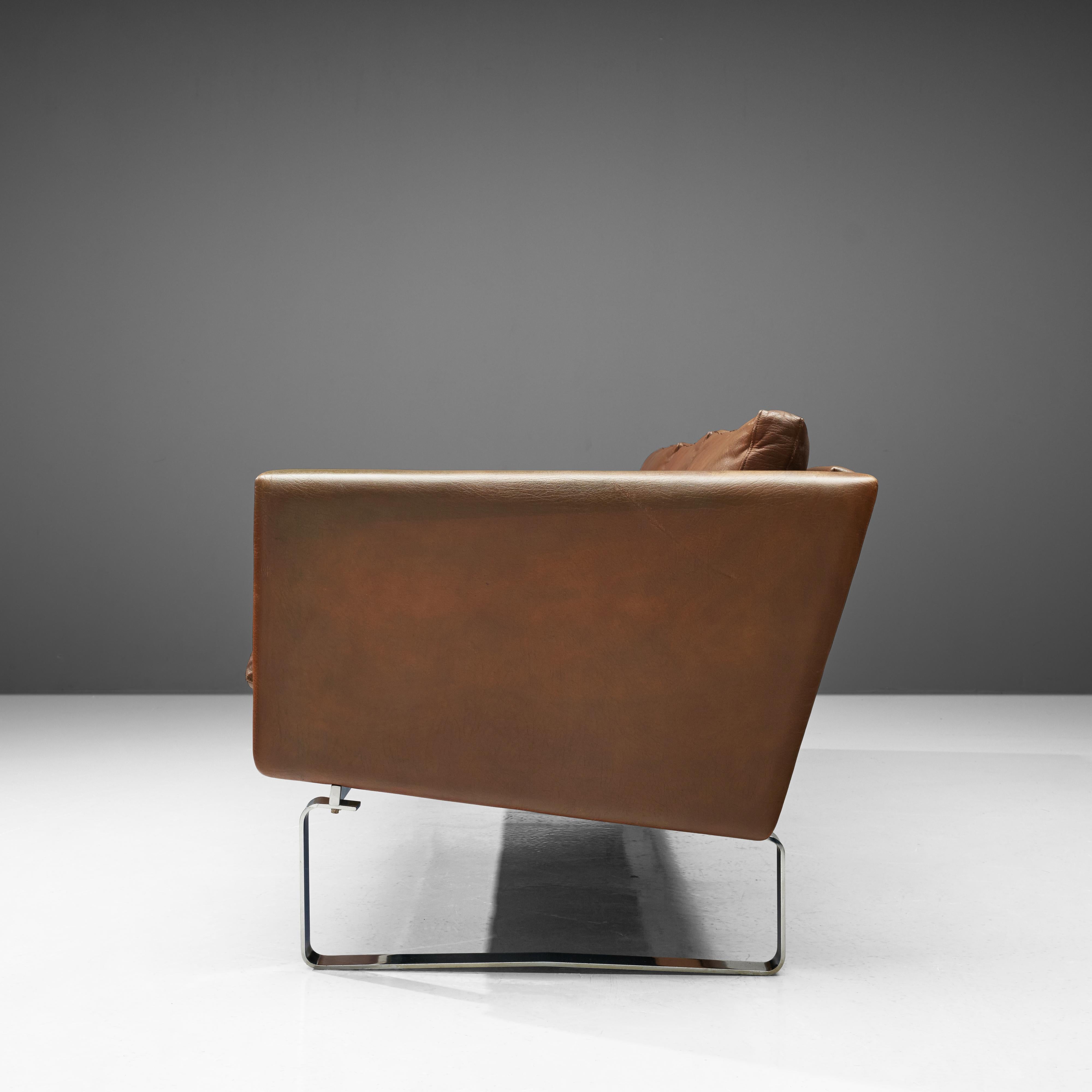 Hans J. Wegner Sofa Model 'CH103' in Brown Leather 3