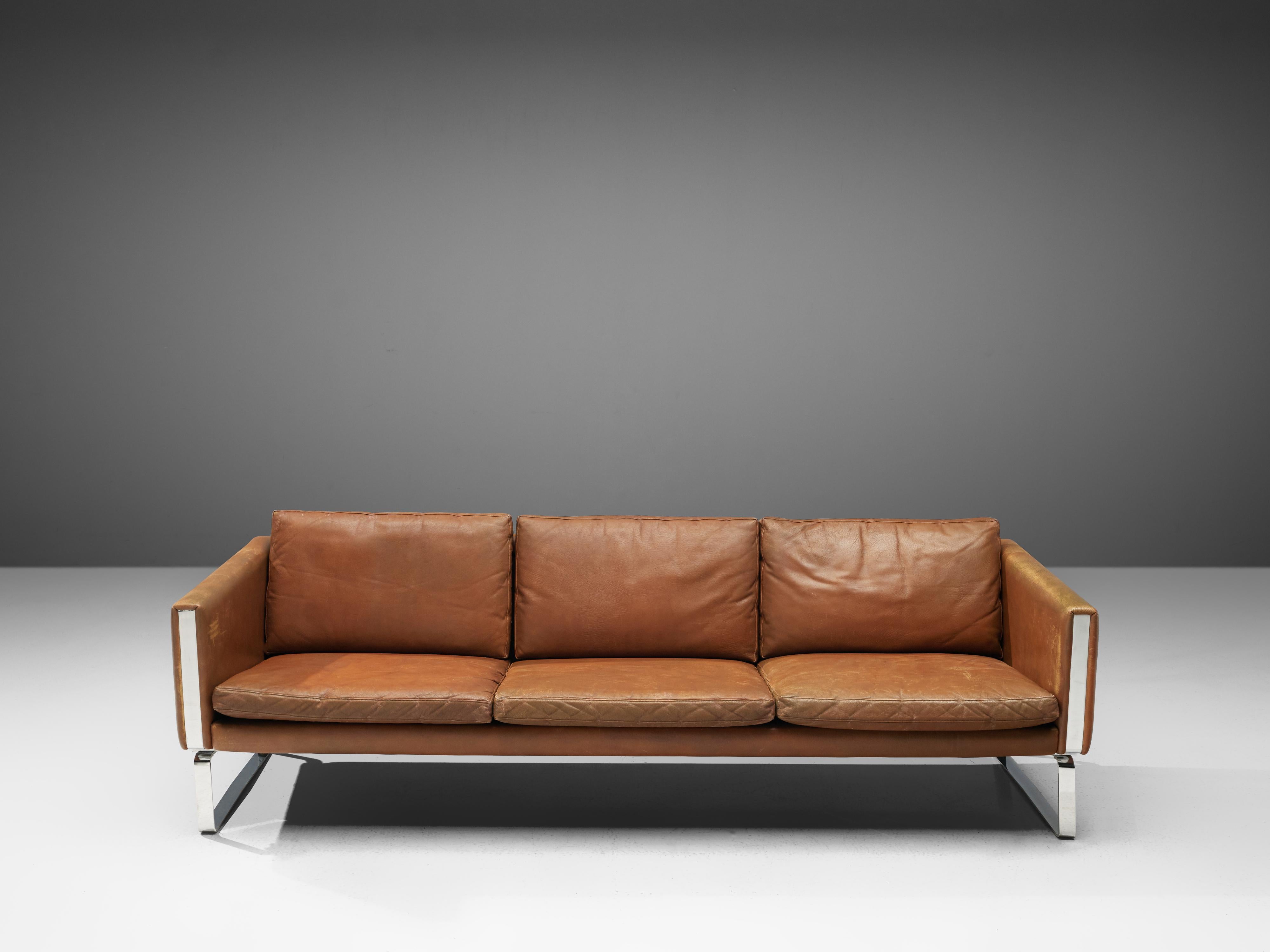 Hans J. Wegner Sofa Model 'CH103' in Brown Leather In Good Condition In Waalwijk, NL