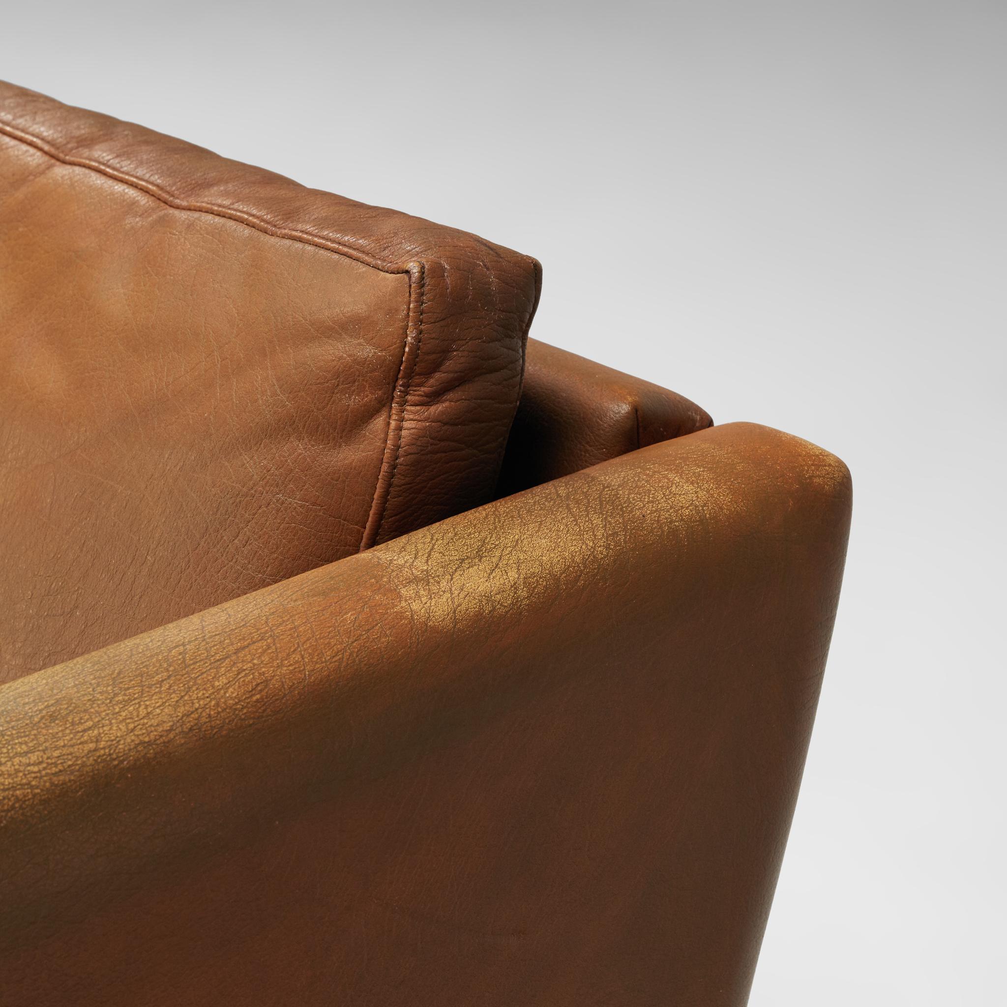 Hans J. Wegner Sofa Model 'CH103' in Brown Leather In Good Condition In Waalwijk, NL