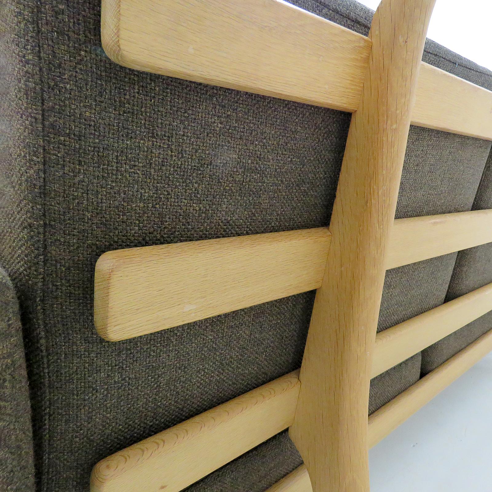 Hans J. Wegner Sofa Model GE-236/3, 1950 1
