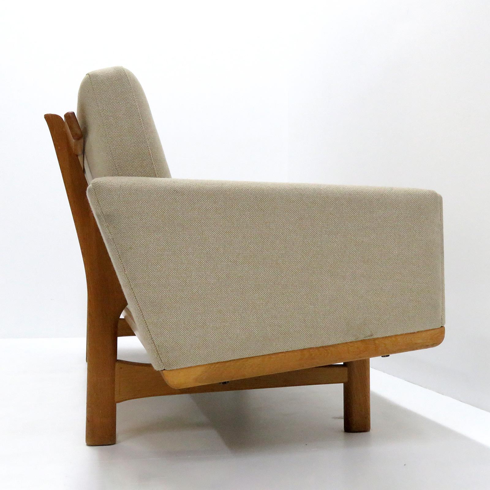 Wool Hans J. Wegner Sofa Model GE-236/3