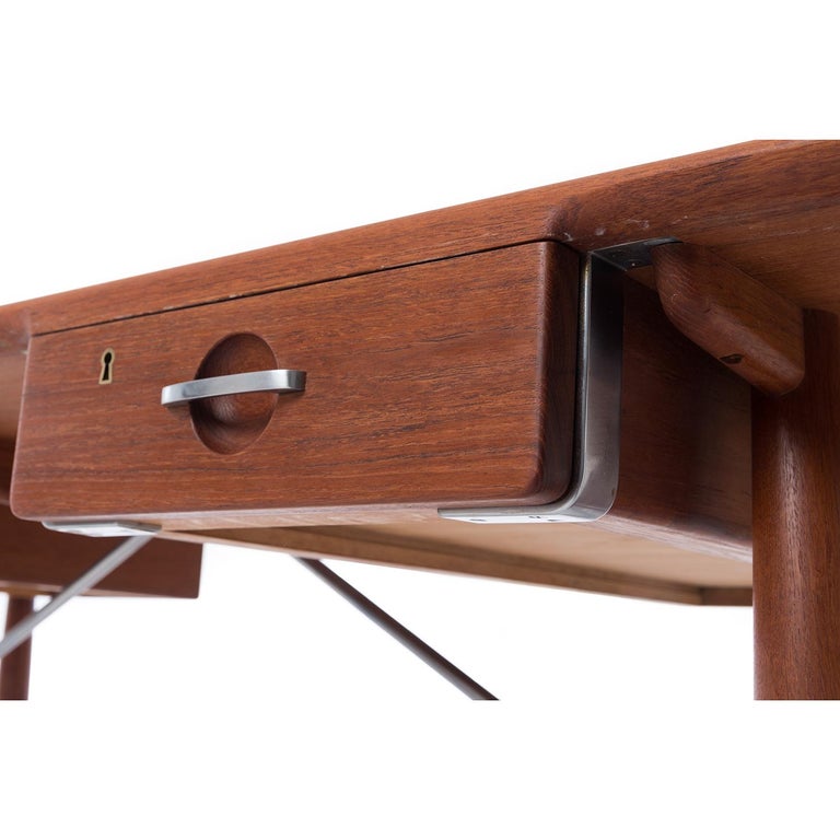 Hans J Wegner Solid Teak Architect's Desk Model 571 In Excellent Condition For Sale In Minneapolis, MN