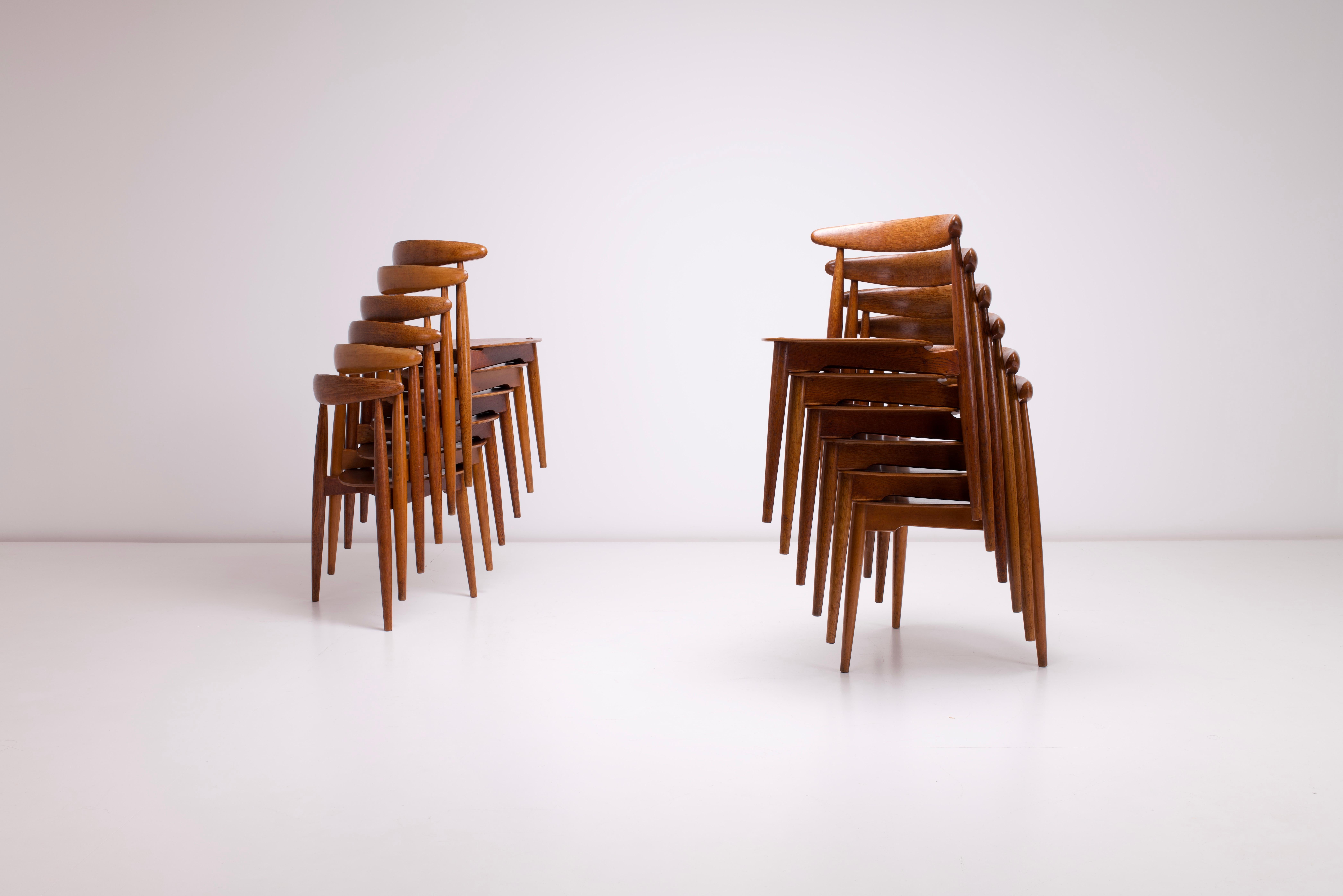 Sedie da pranzo impilabili Hans J. Wegner Modello FH4103 / Cuore per Fritz Hansen c1952 In condizioni buone in vendita a Uxbridge, GB