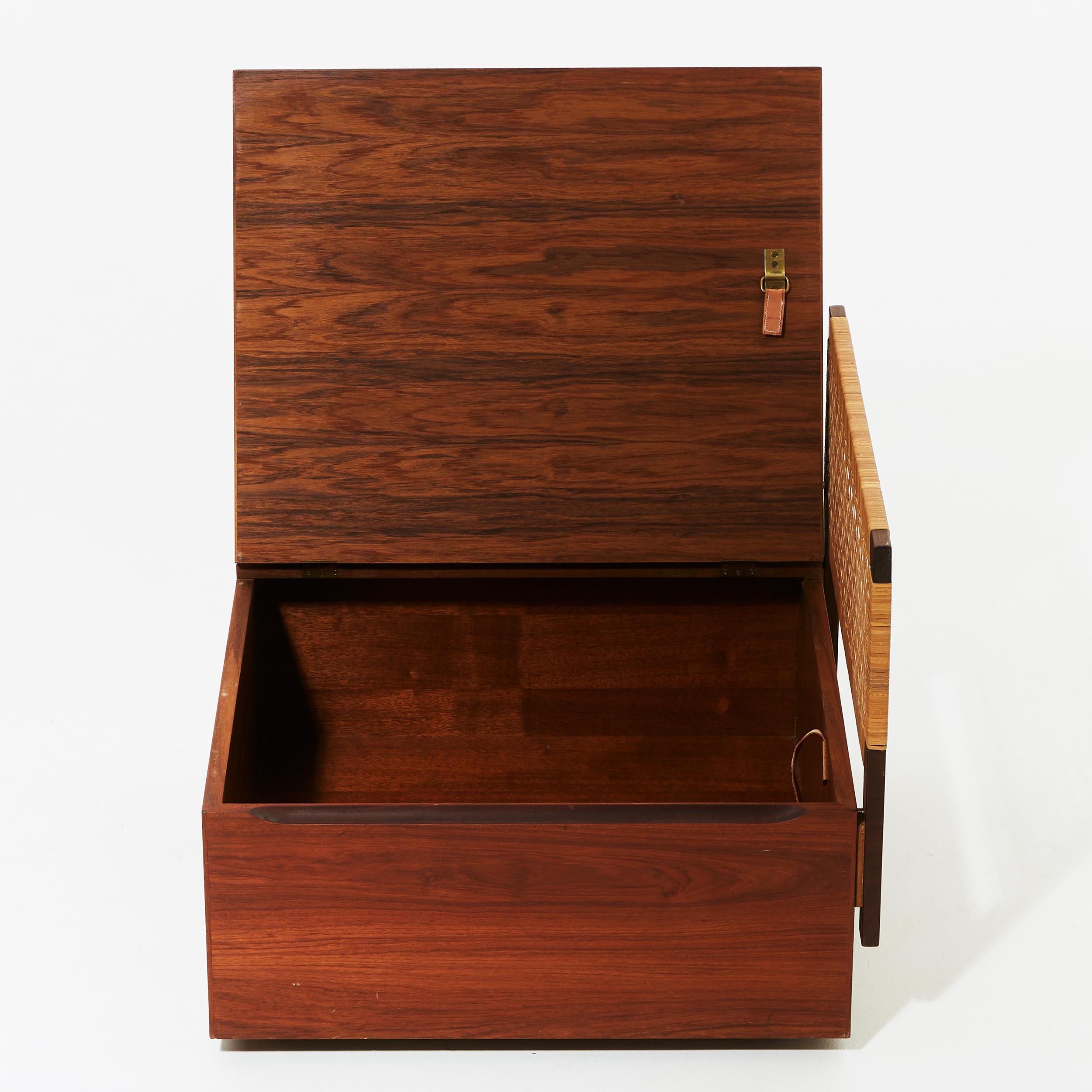 Mid-Century Modern Hans J. Wegner Storage Table, Model GE 20 For Sale