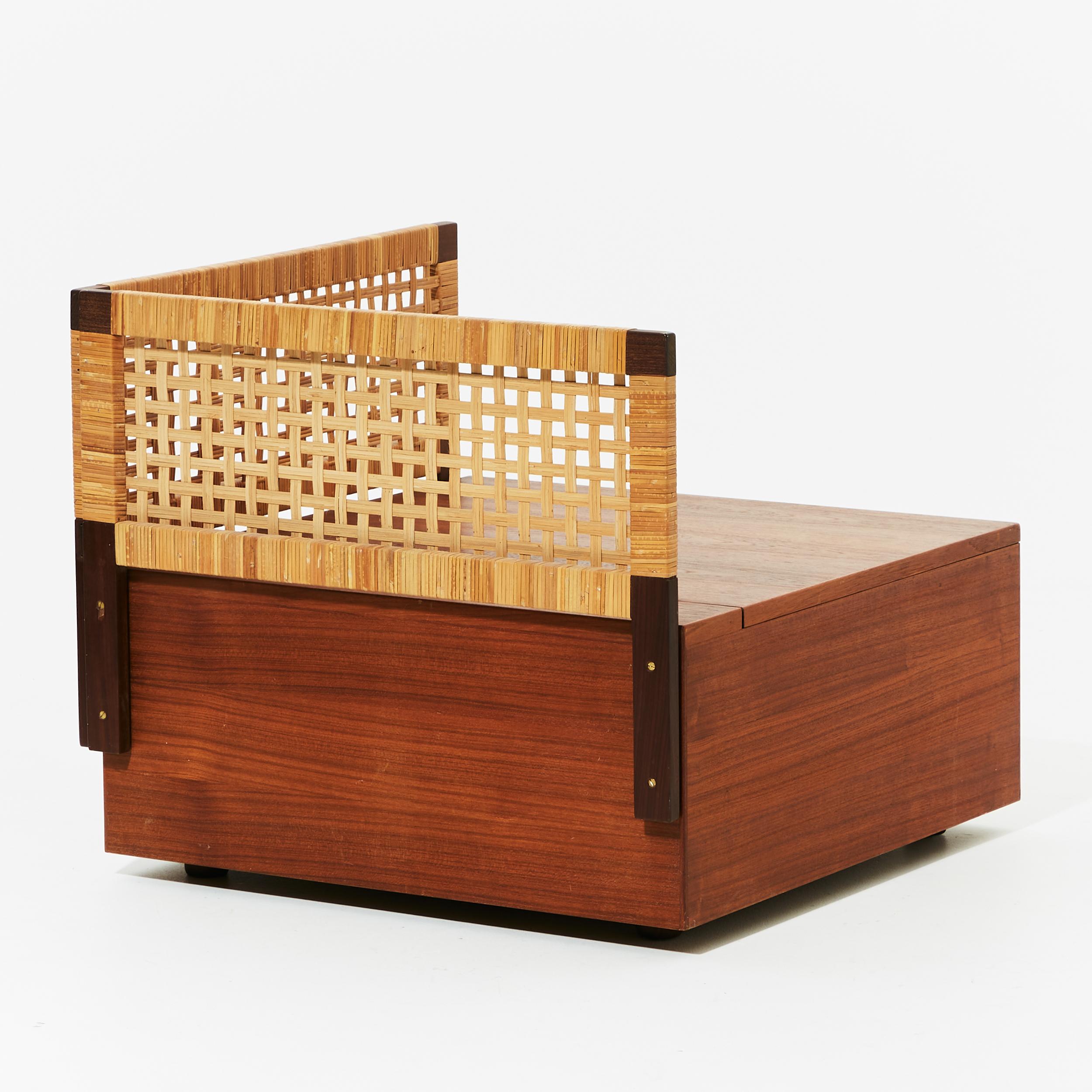 Hans J. Wegner Storage Table, Model GE 20 In Good Condition For Sale In Brussels, BE