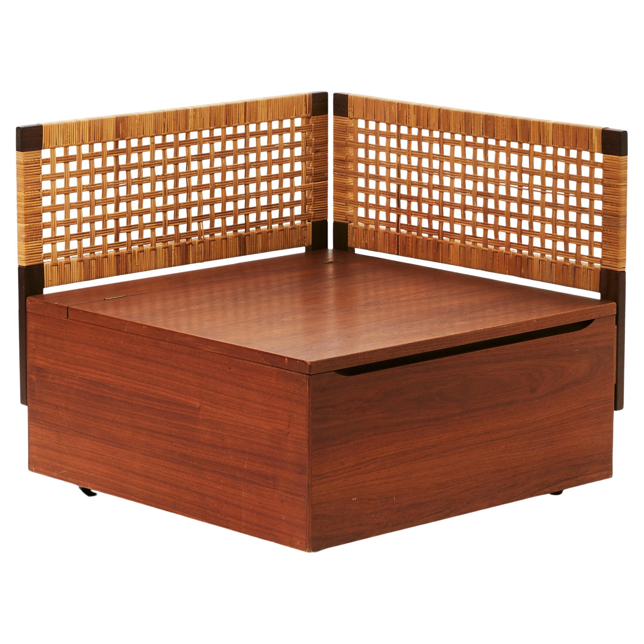 Hans J. Wegner Storage Table, Model GE 20 For Sale
