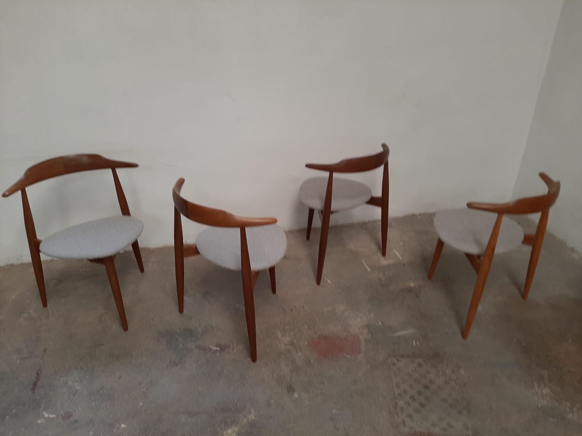 three legged dining chair