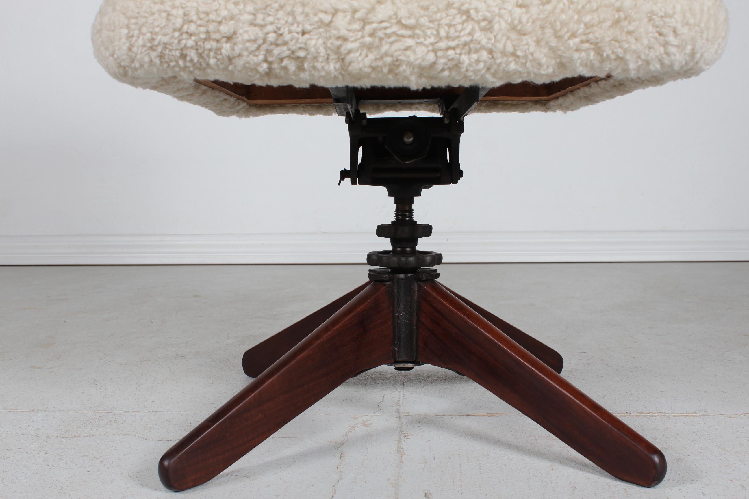 Hans J. Wegner Style Vintage Swivel Chair Reupholstered with New Sheepskin 1940s For Sale 5