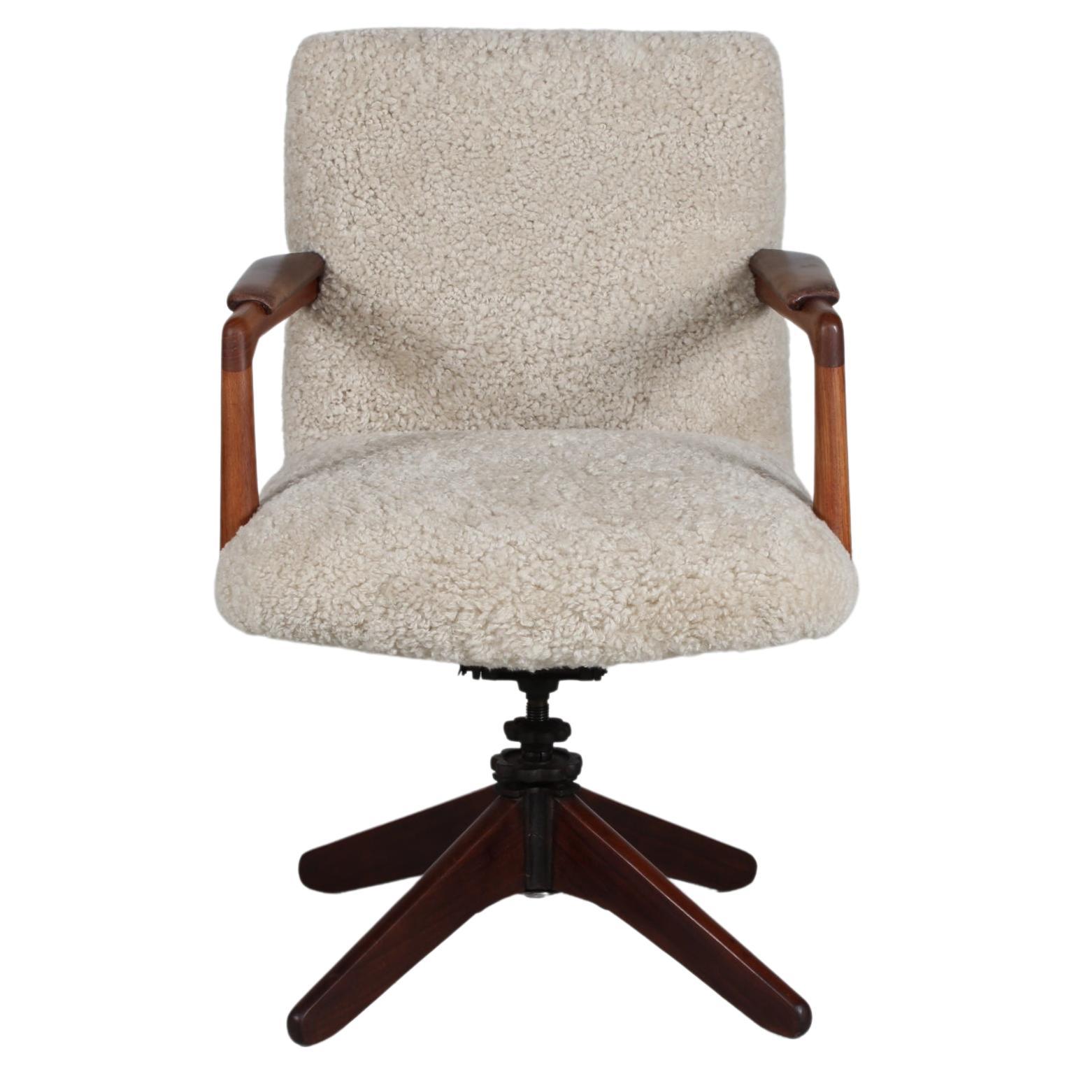 Hans J. Wegner Style Vintage Swivel Chair Reupholstered with New Sheepskin 1940s