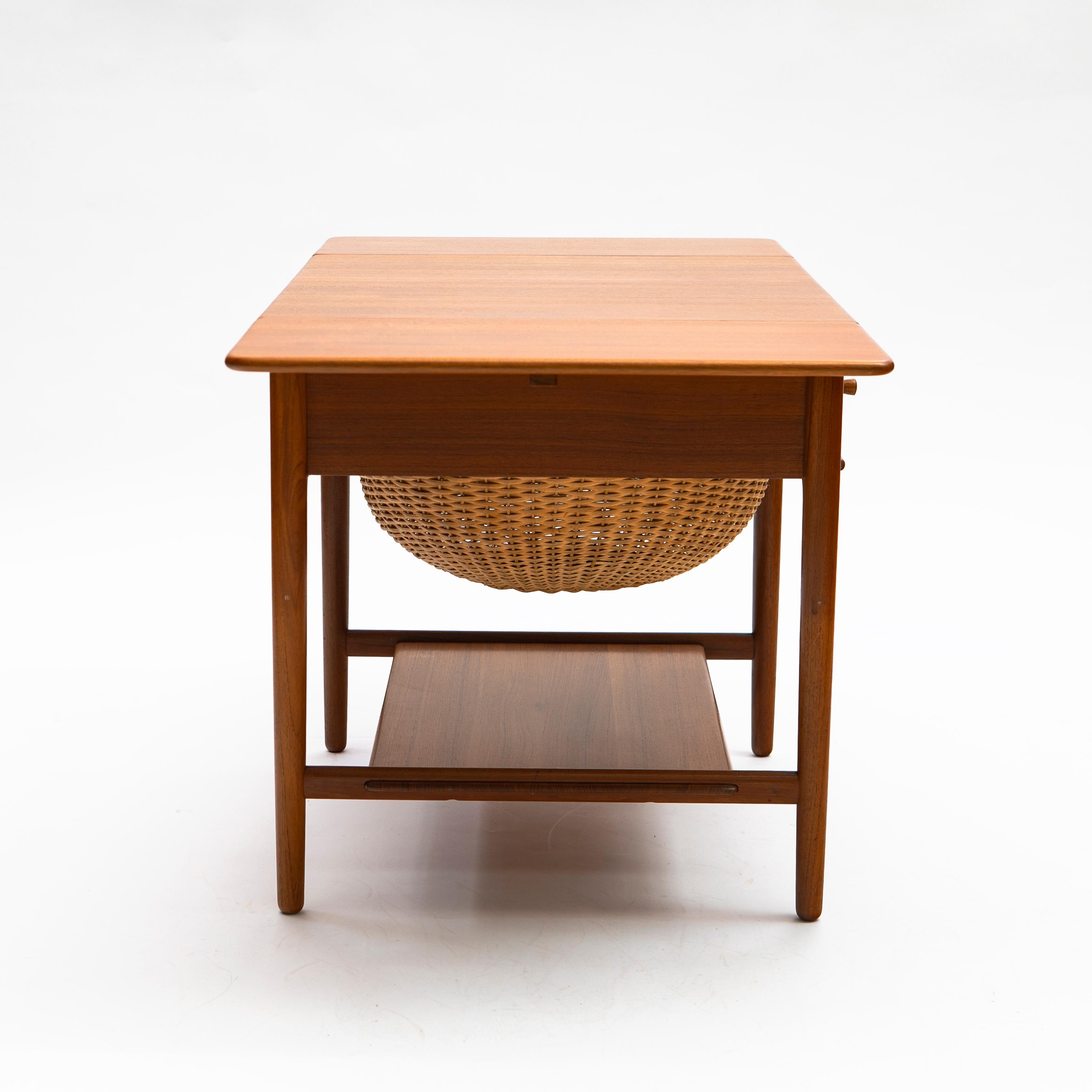 Hans J. Wegner Teak At-33 Sewing Table For Sale 1