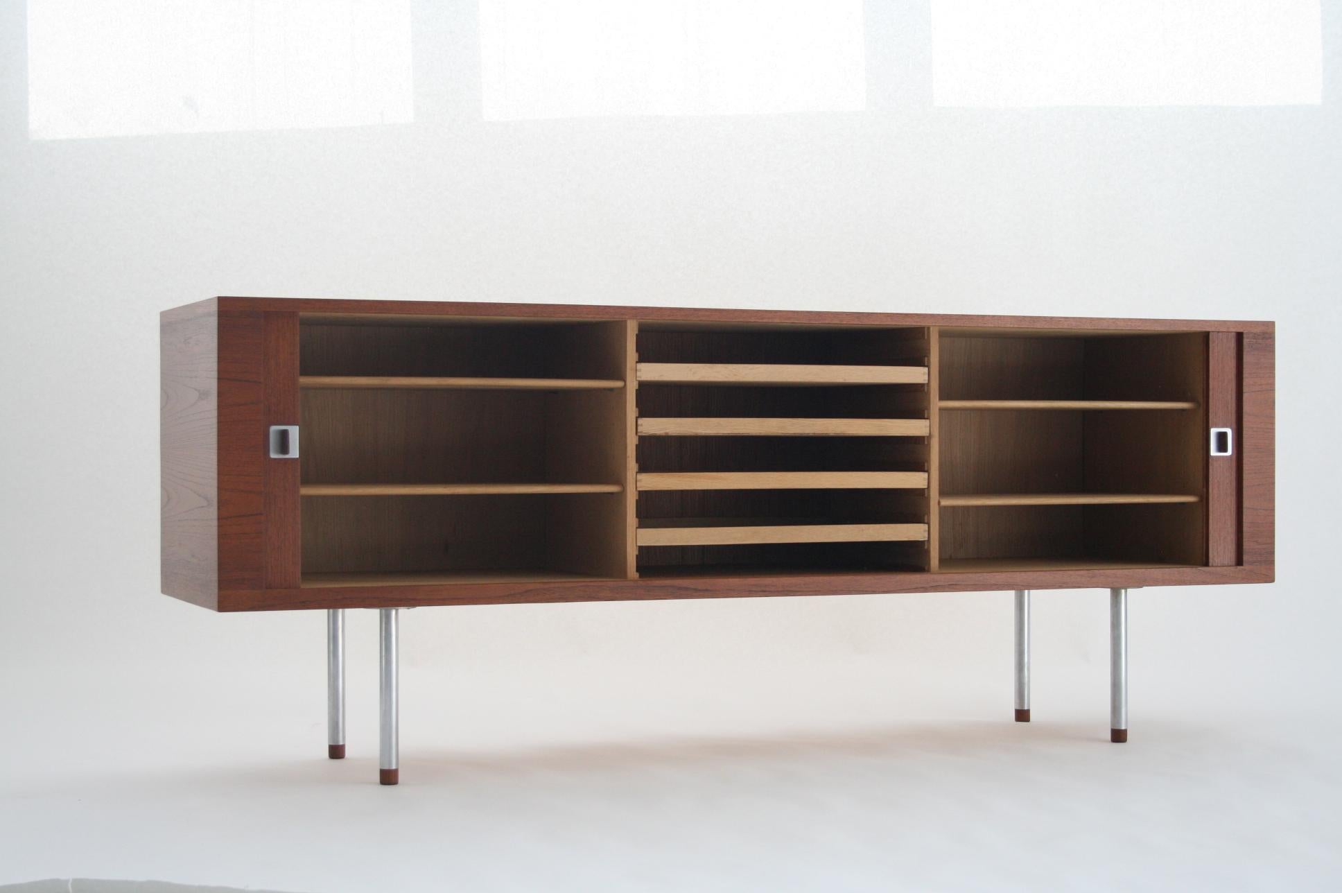 Mid-Century Modern Hans J. Wegner Teak Credenza, Model 25 Johannes Hansen, Denmark, circa 1965 For Sale