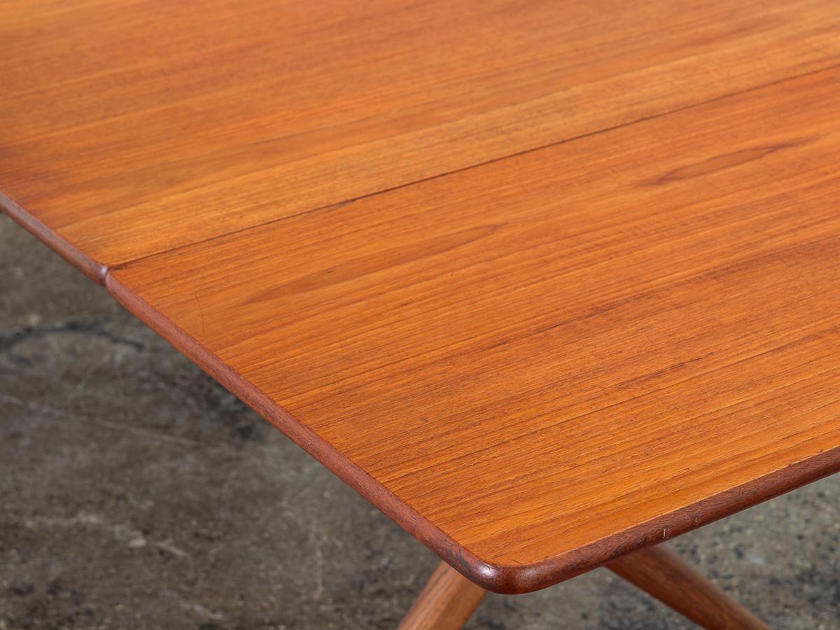 Hans J. Wegner Teak Cross-Leg Dining Table In Good Condition For Sale In Brooklyn, NY