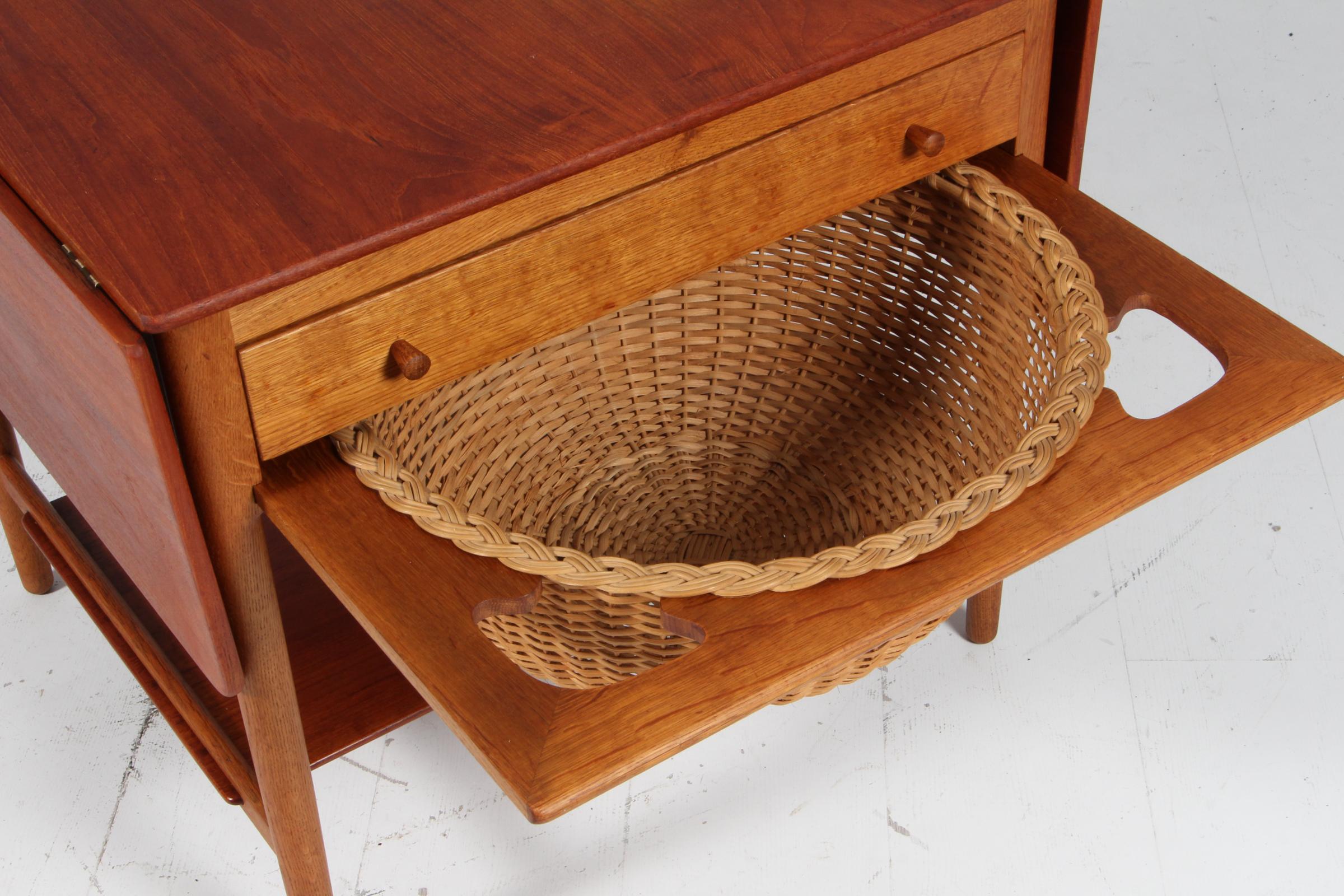 Mesa de costura de teca Hans J. Wegner Modelo AT-33 de Andreas Tuck, Dinamarca, Años 60 en Excelente estado para la venta en Esbjerg, DK