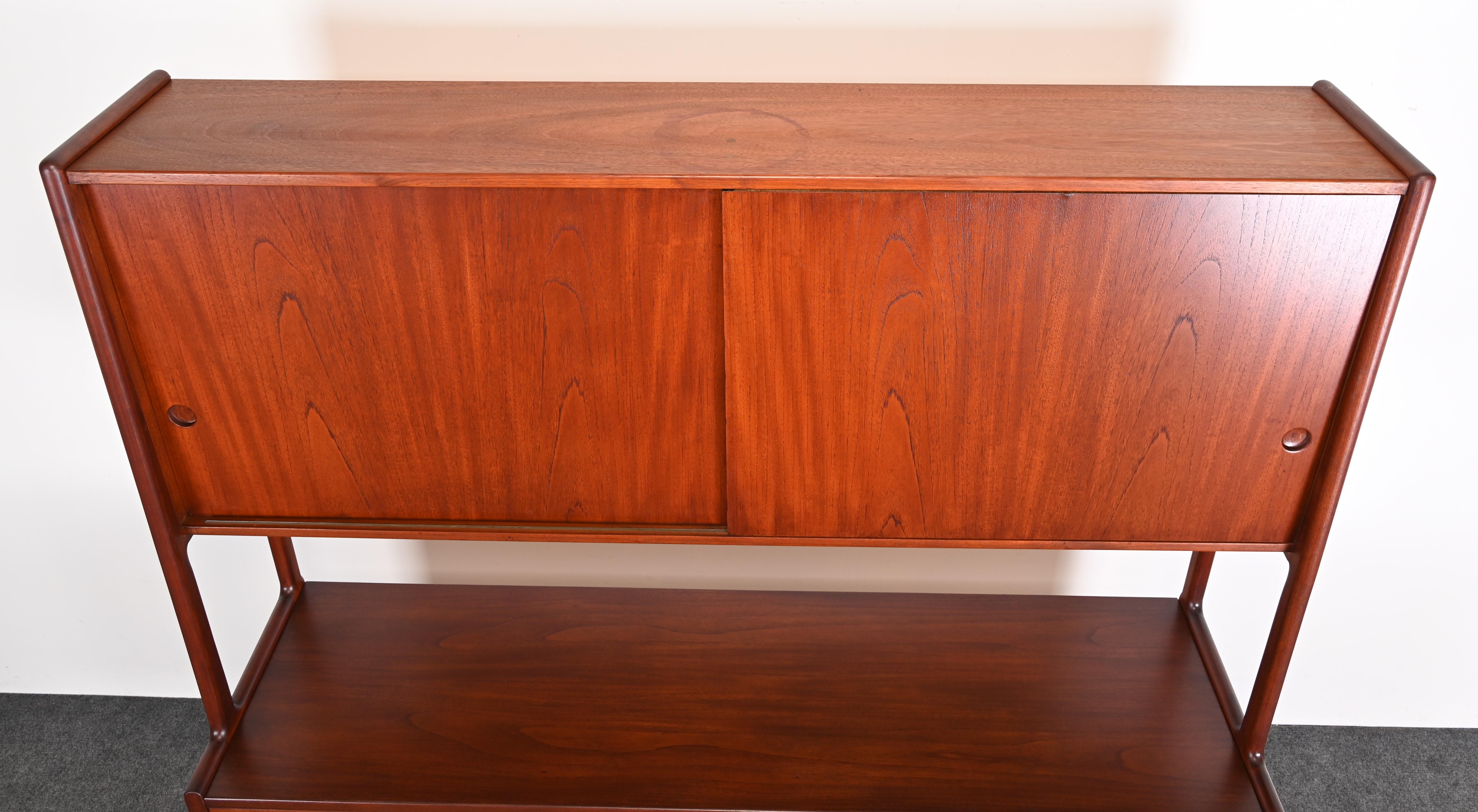 Buffet en teck Hans J Wegner, années 1950 en vente 5