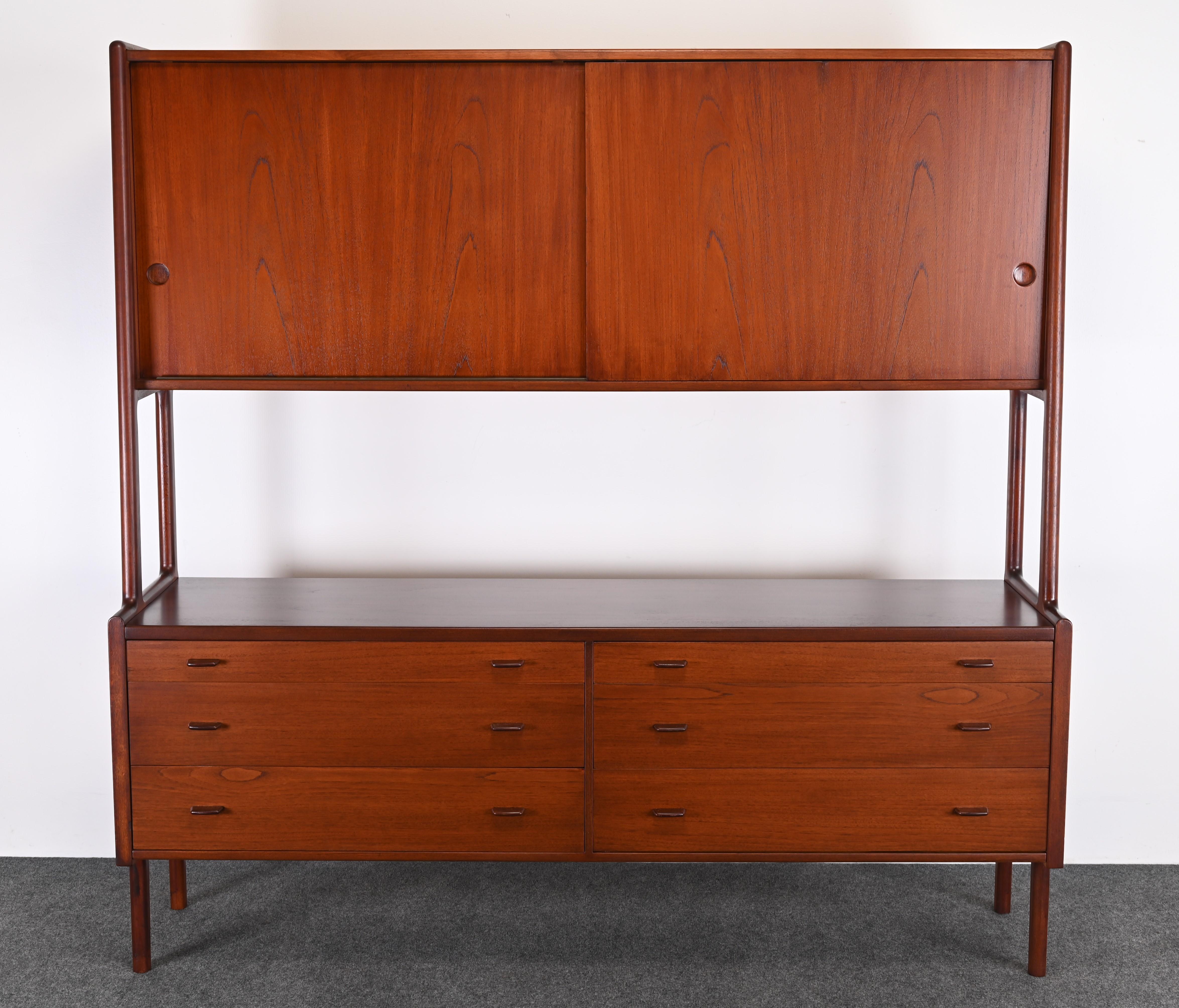 Scandinave moderne Buffet en teck Hans J Wegner, années 1950 en vente