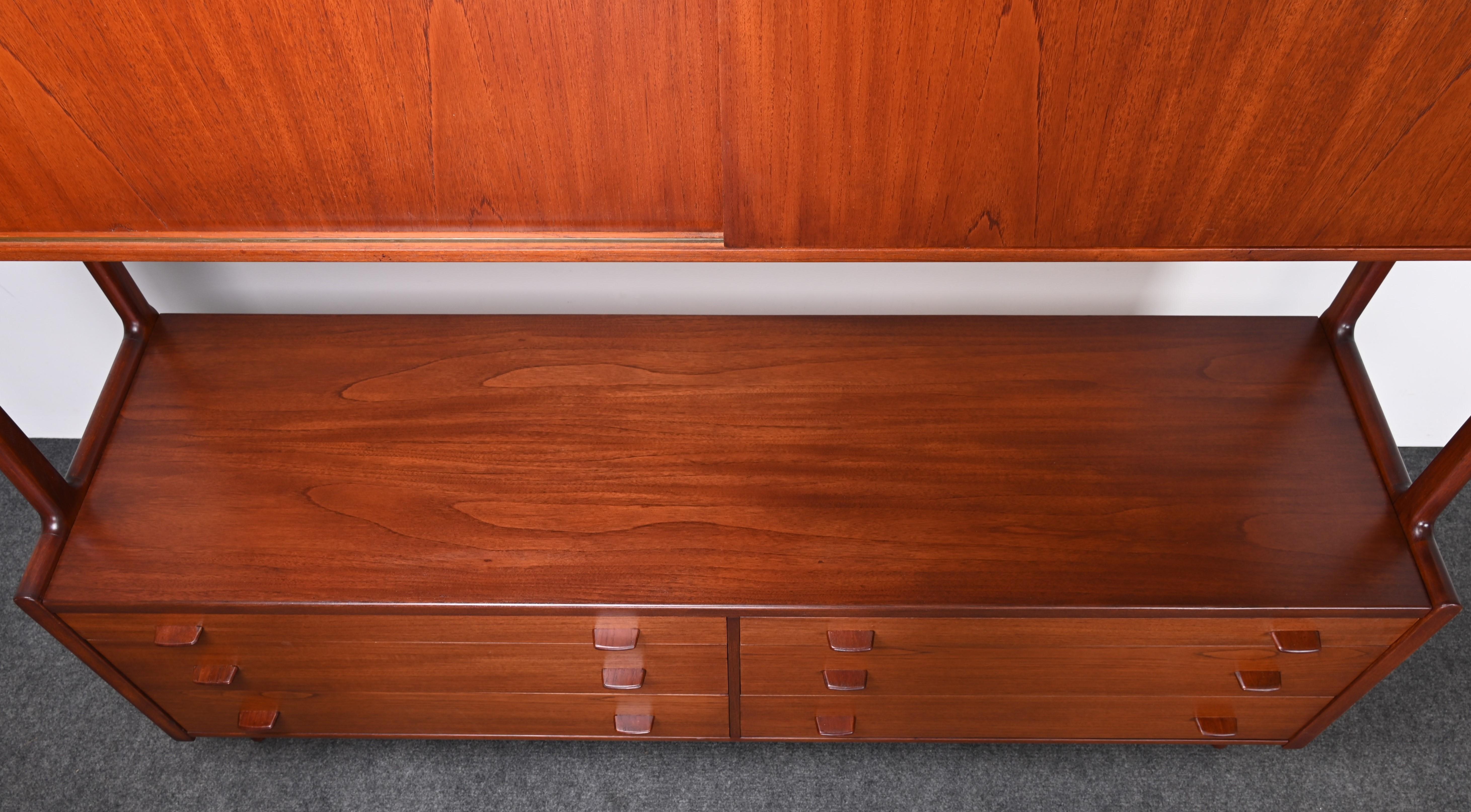 Buffet en teck Hans J Wegner, années 1950 Bon état - En vente à Hamburg, PA
