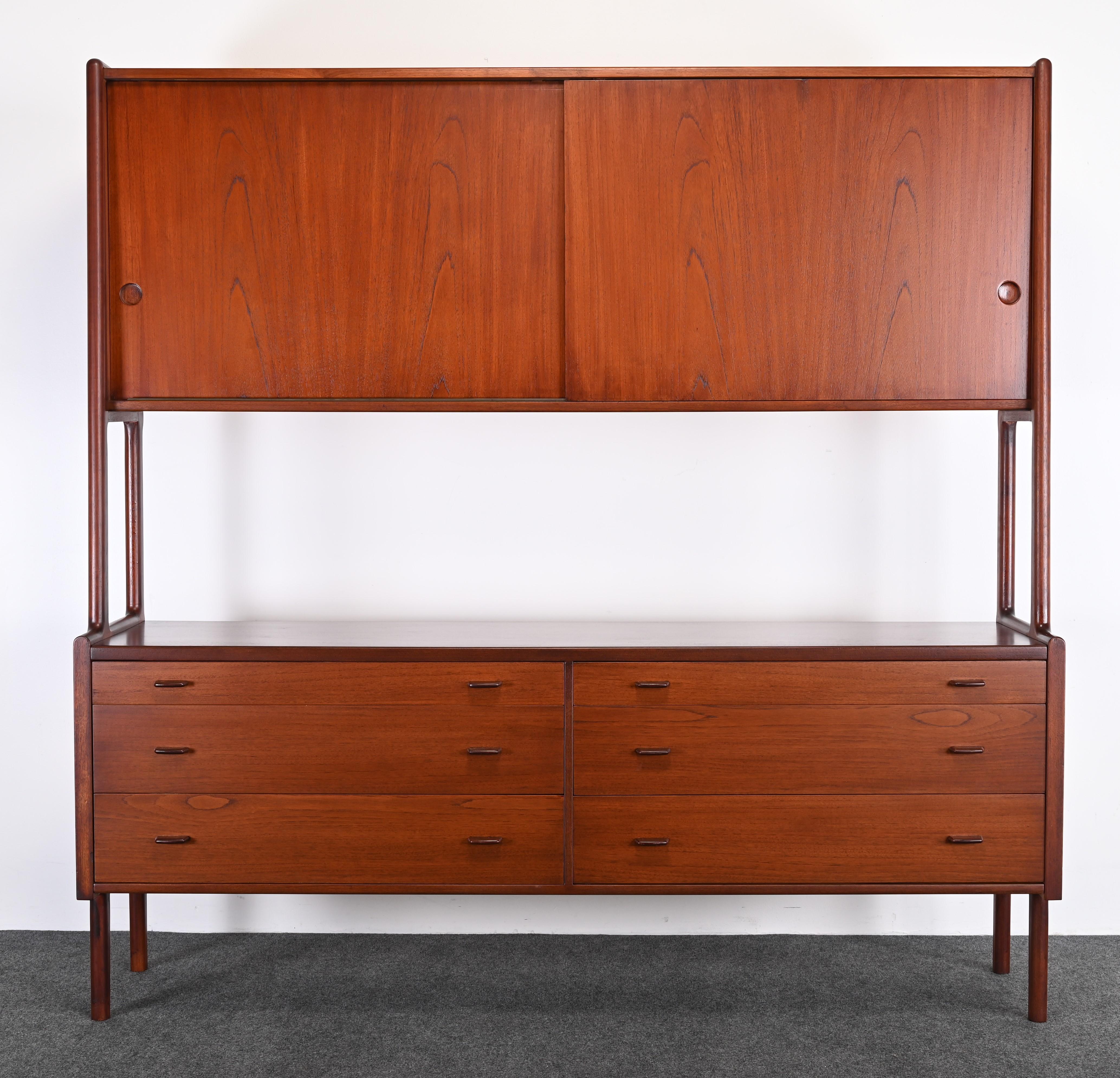 Milieu du XXe siècle Buffet en teck Hans J Wegner, années 1950 en vente