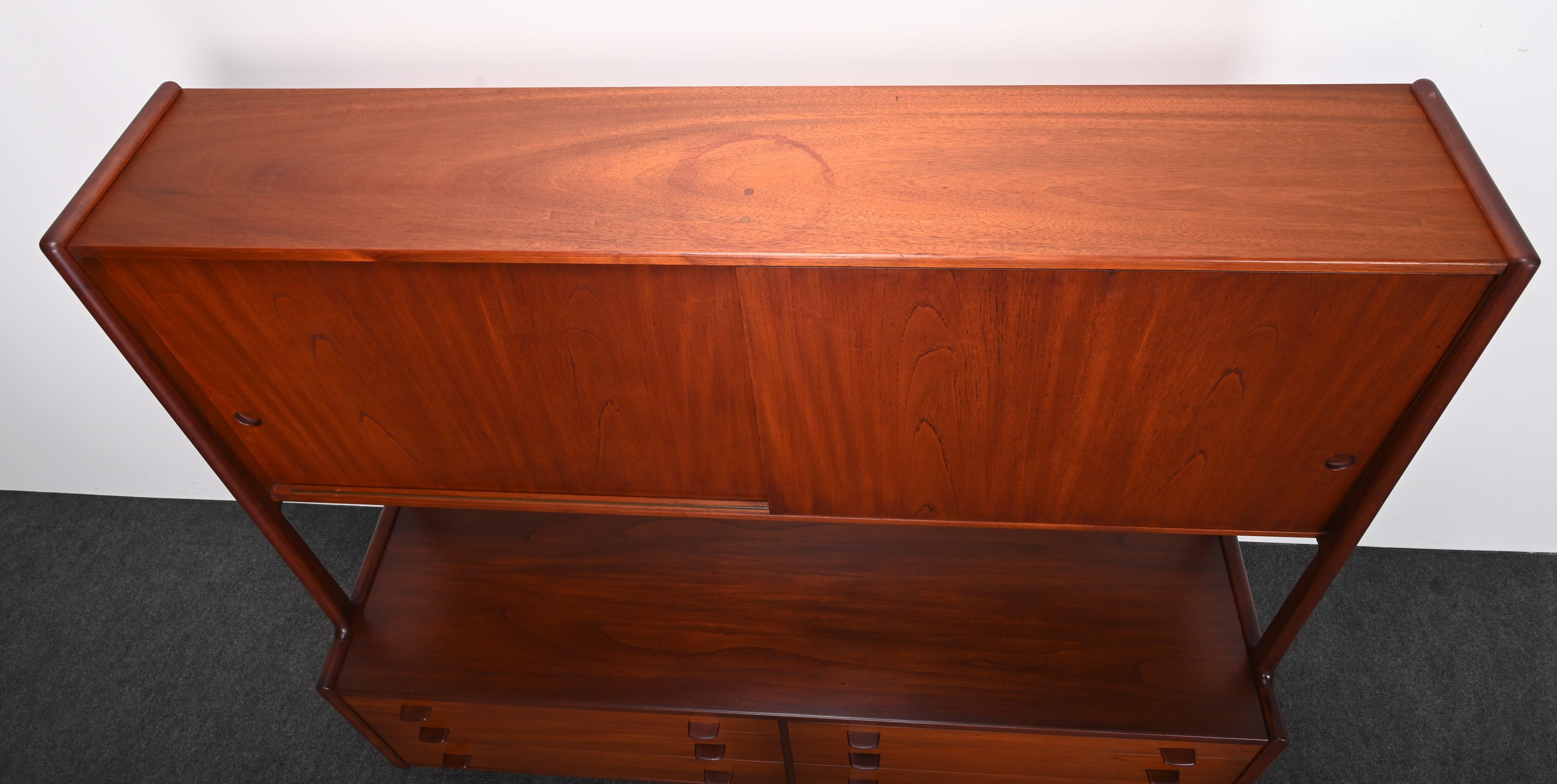 Teck Buffet en teck Hans J Wegner, années 1950 en vente