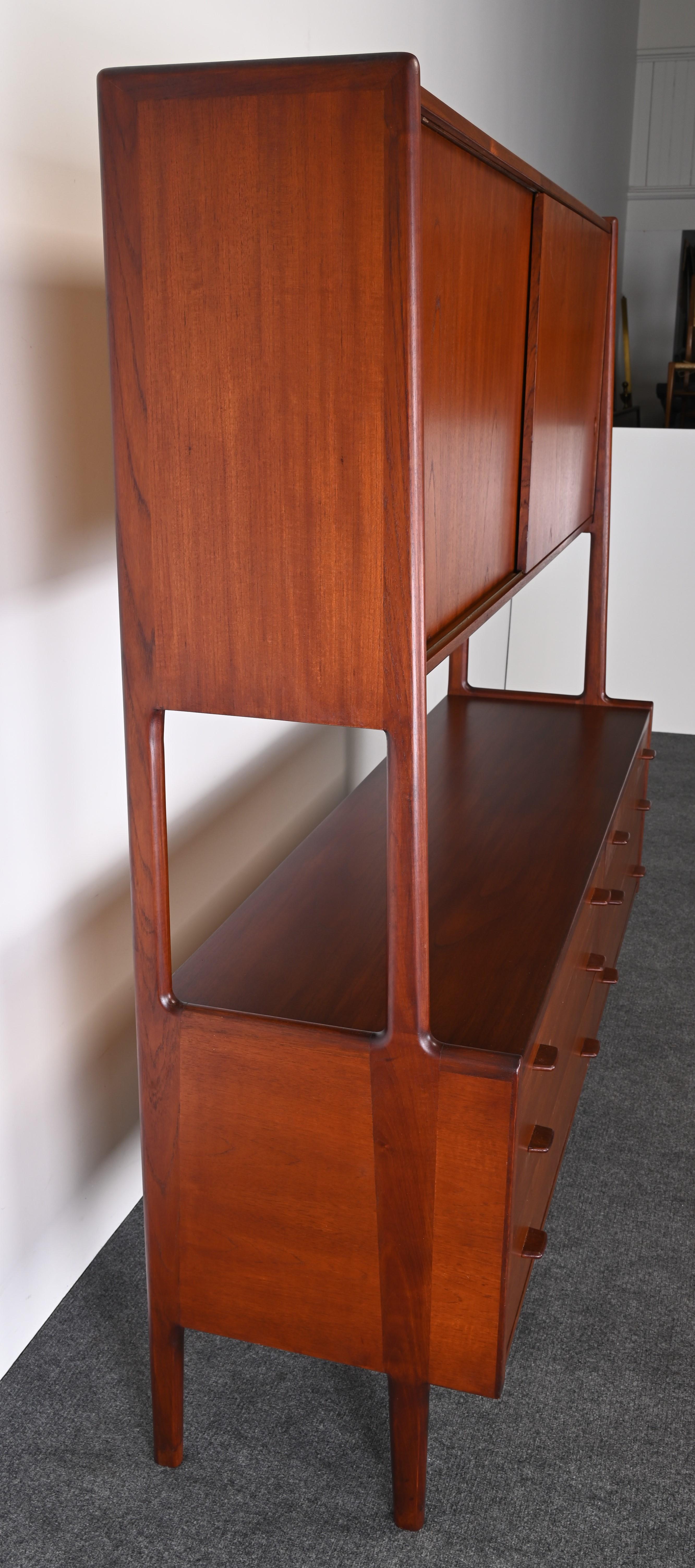 Buffet en teck Hans J Wegner, années 1950 en vente 2