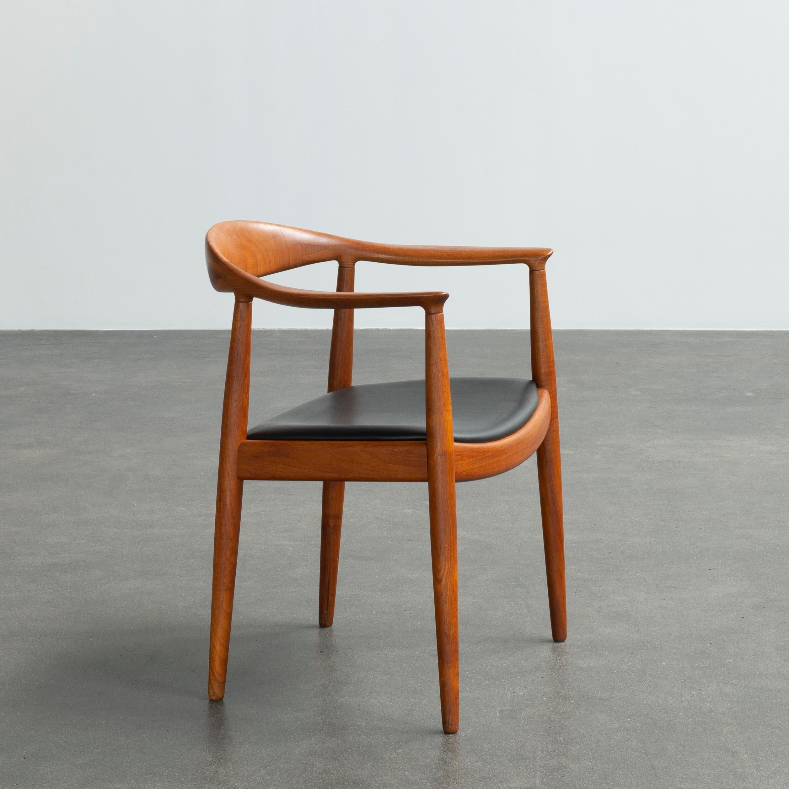 Scandinave moderne The Chair (la chaise) de Hans J. Wegner en teck pour Johannes Hansen en vente