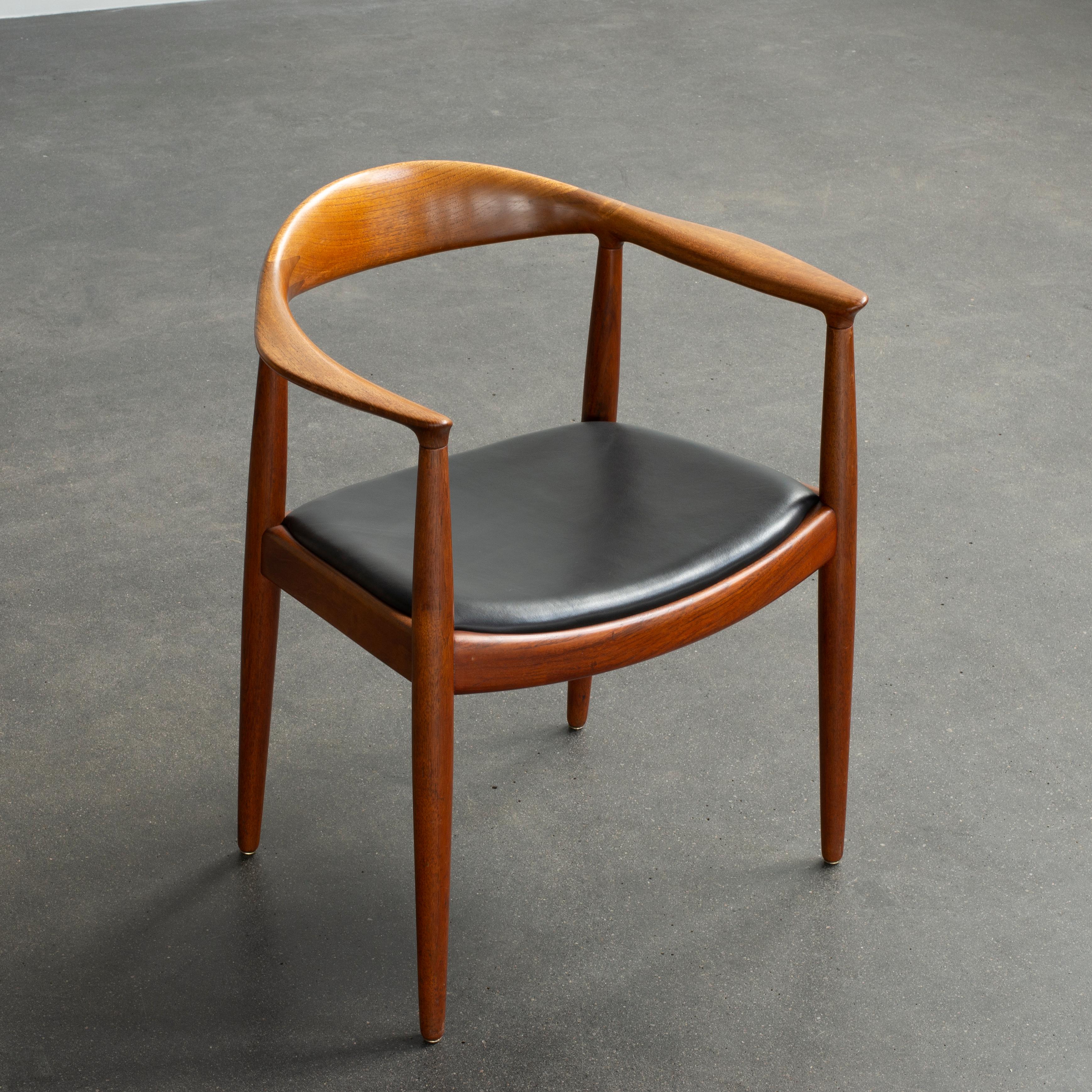 Hans J. Wegner 'The Chair' in Teak for Johannes Hansen In Good Condition For Sale In Copenhagen, DK