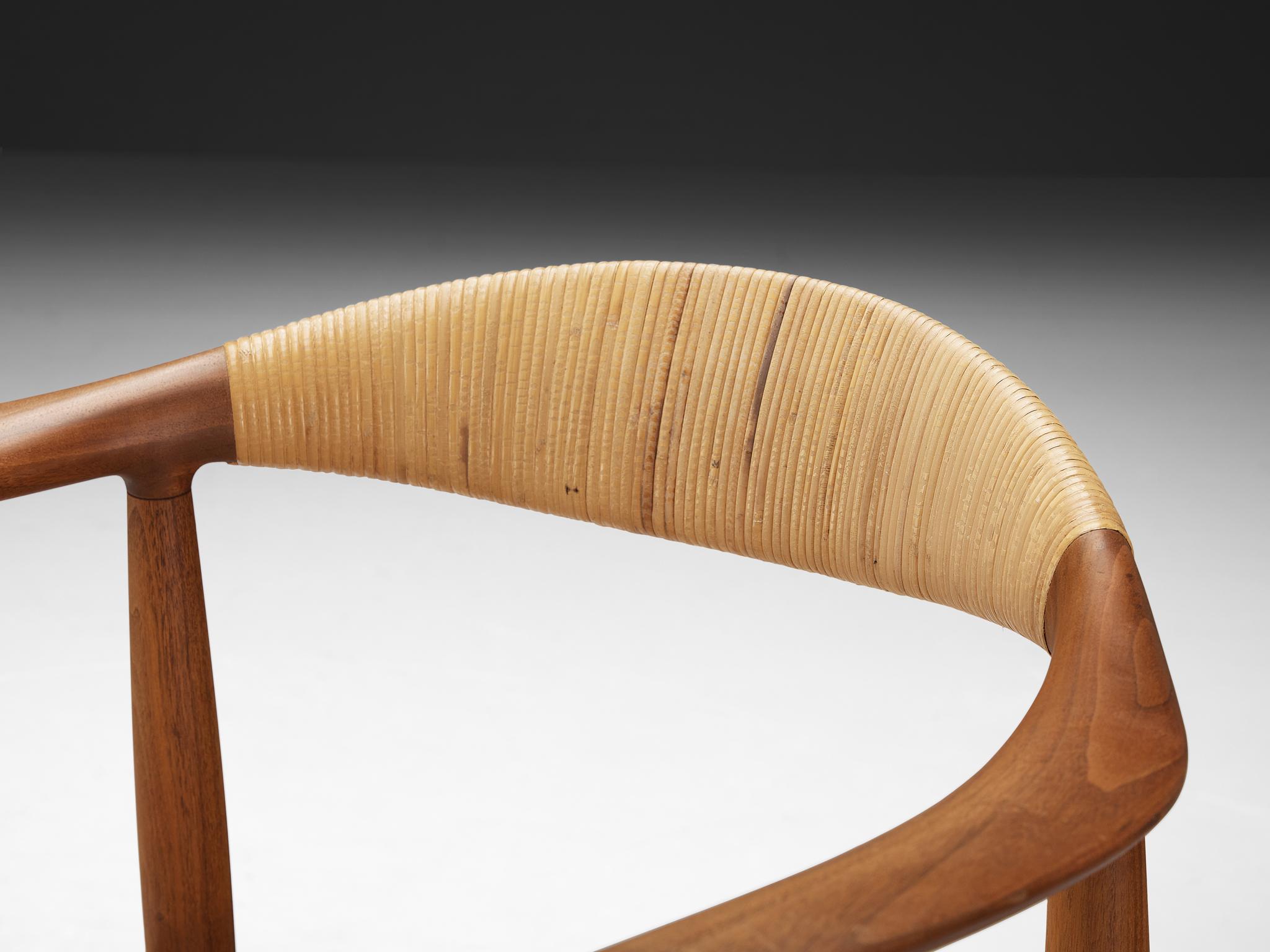 Hans J. Wegner  The Chair/Round Chair
