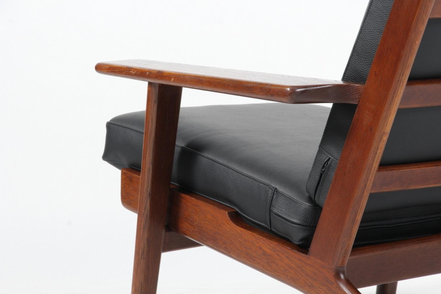 Mid-20th Century Hans J. Wegner Lounge Chair