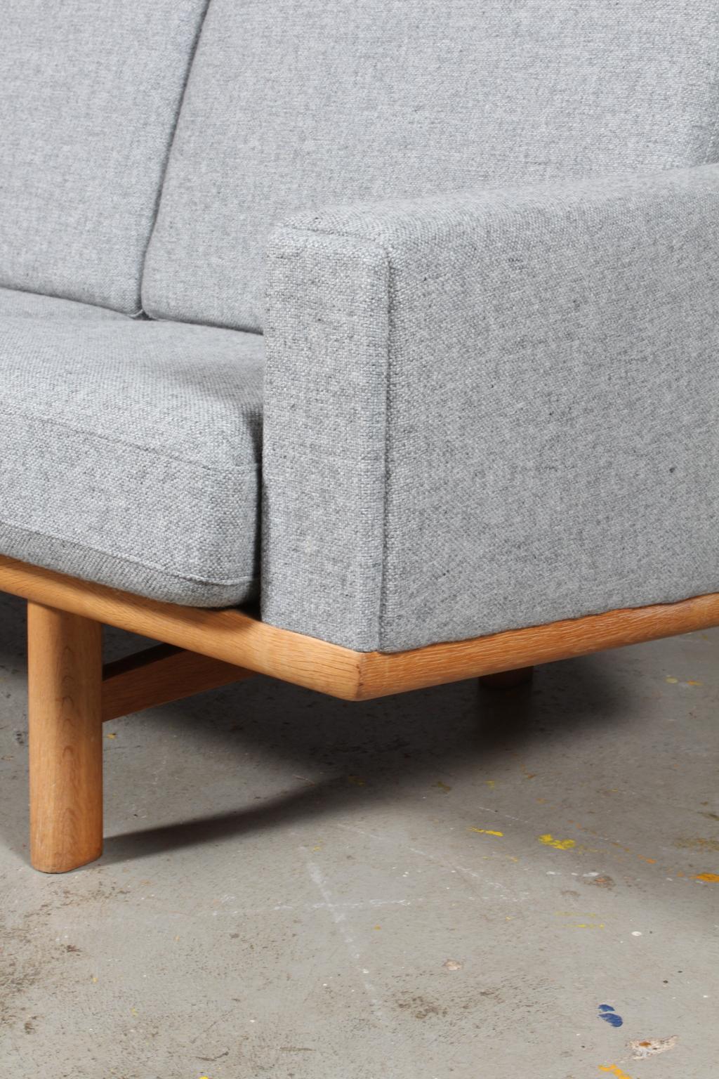 Danois Canapé trois places Hans J. Wegner en vente